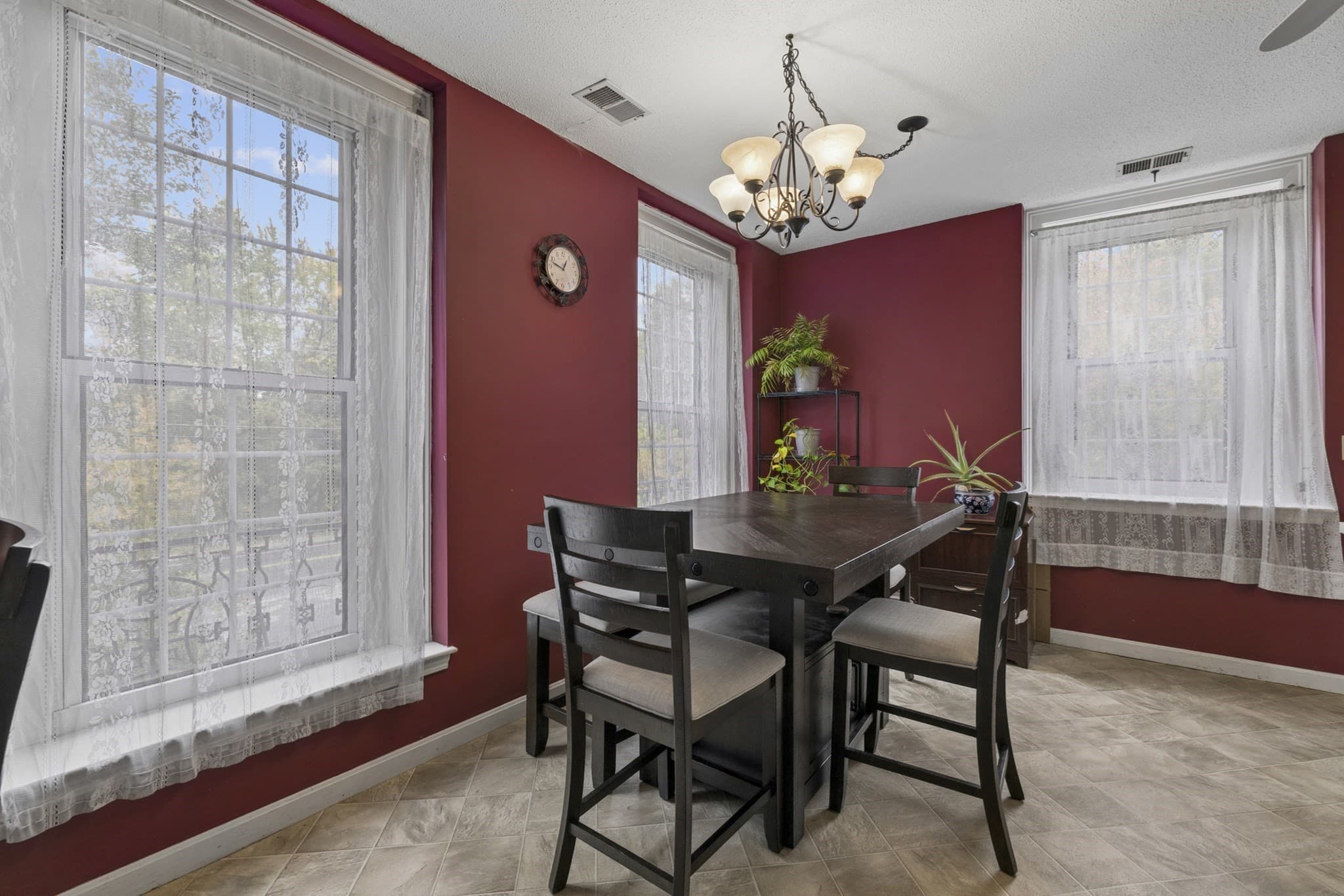 Condominium at 104 Hartford Ave E # 1, Uxbridge MA 01569, photo 3 of 23