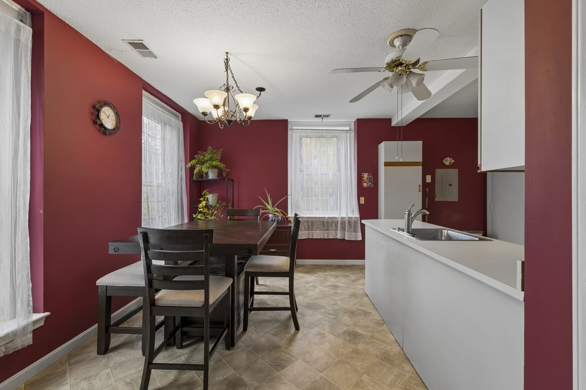 104 Hartford Ave E # 1, Uxbridge MA 01569