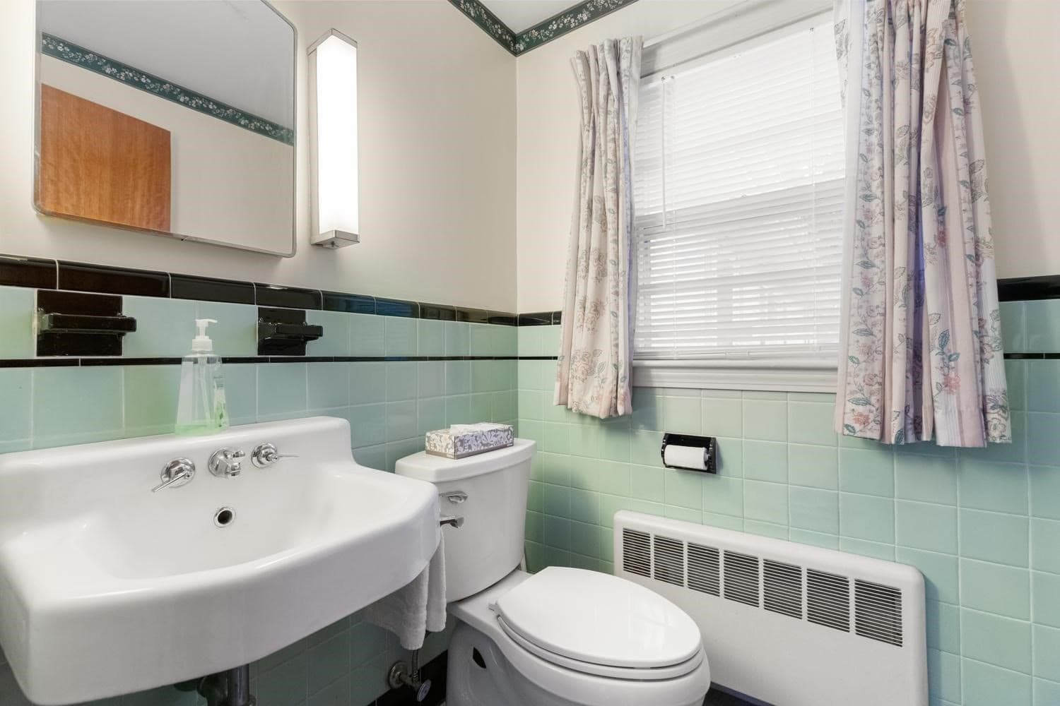 Single Family Residence at 218 Lowell St, Wakefield MA 01880, photo 20 of 37