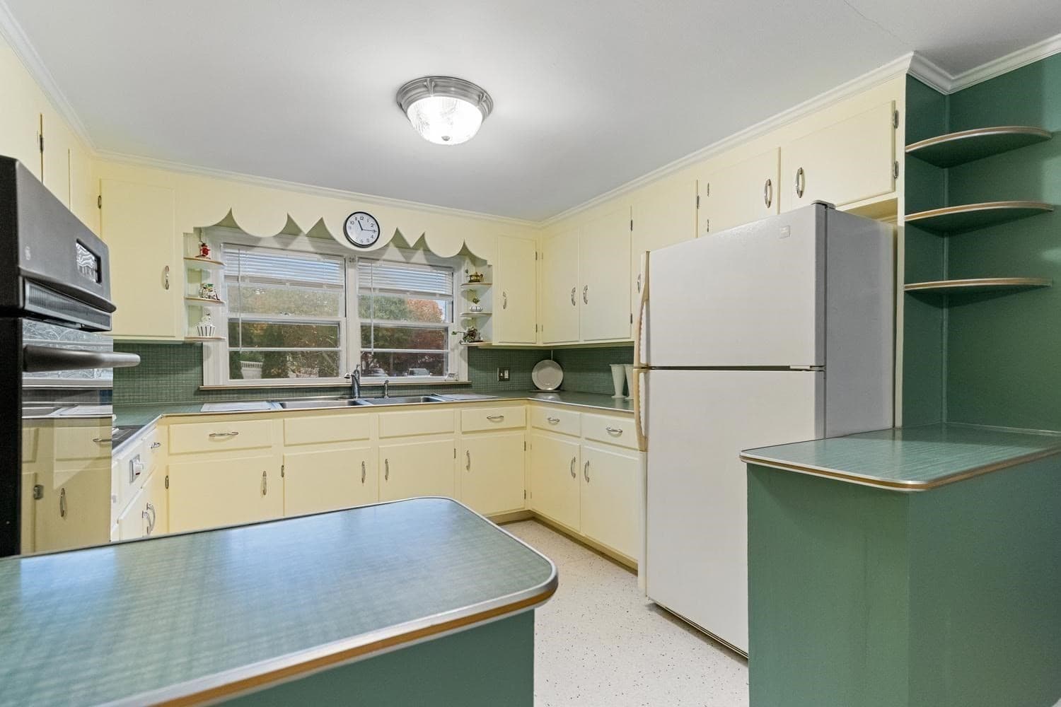 Single Family Residence at 218 Lowell St, Wakefield MA 01880, photo 14 of 37