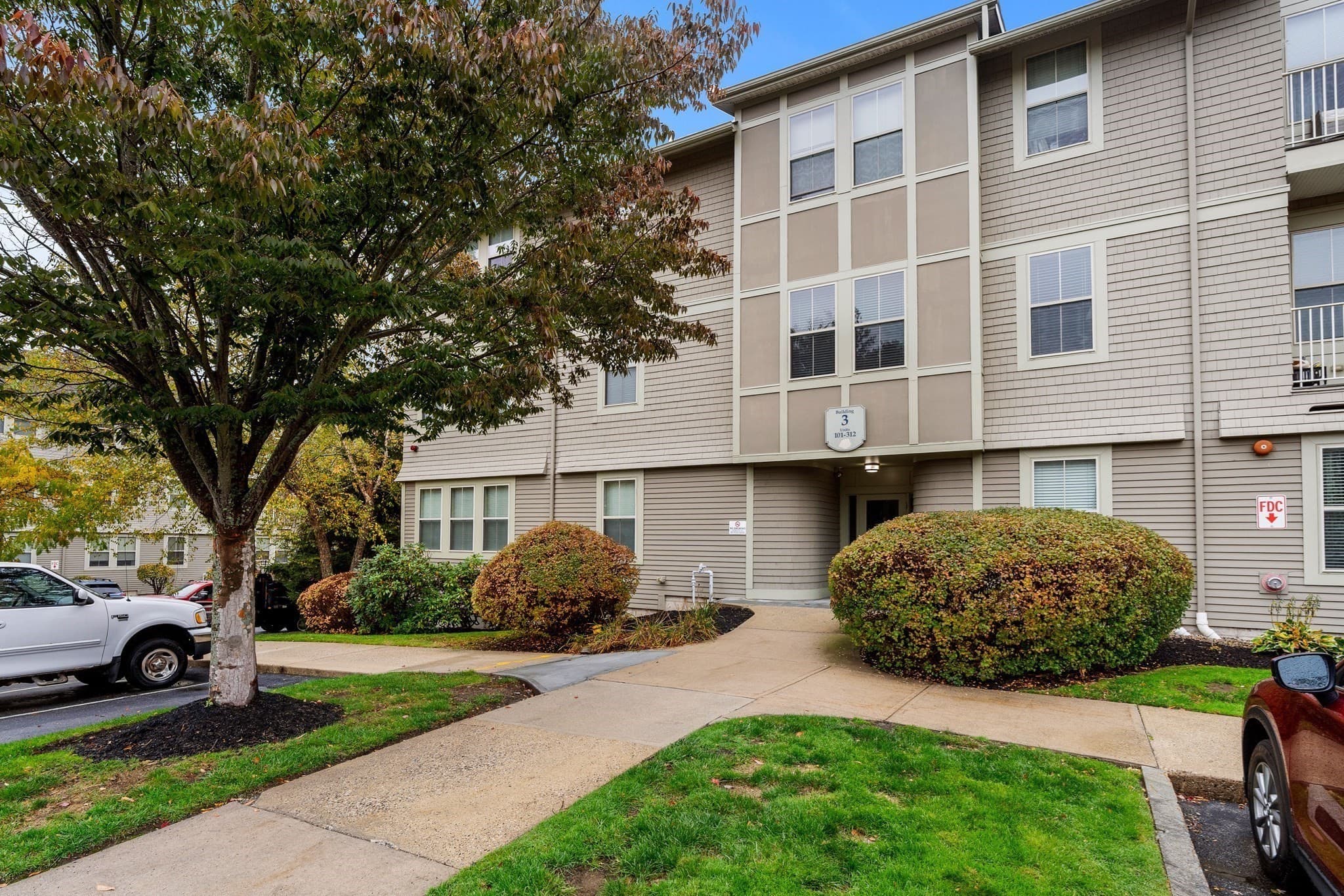 Condominium at 3 Harvest Dr # 305, North Andover MA 01876, photo 4 of 38