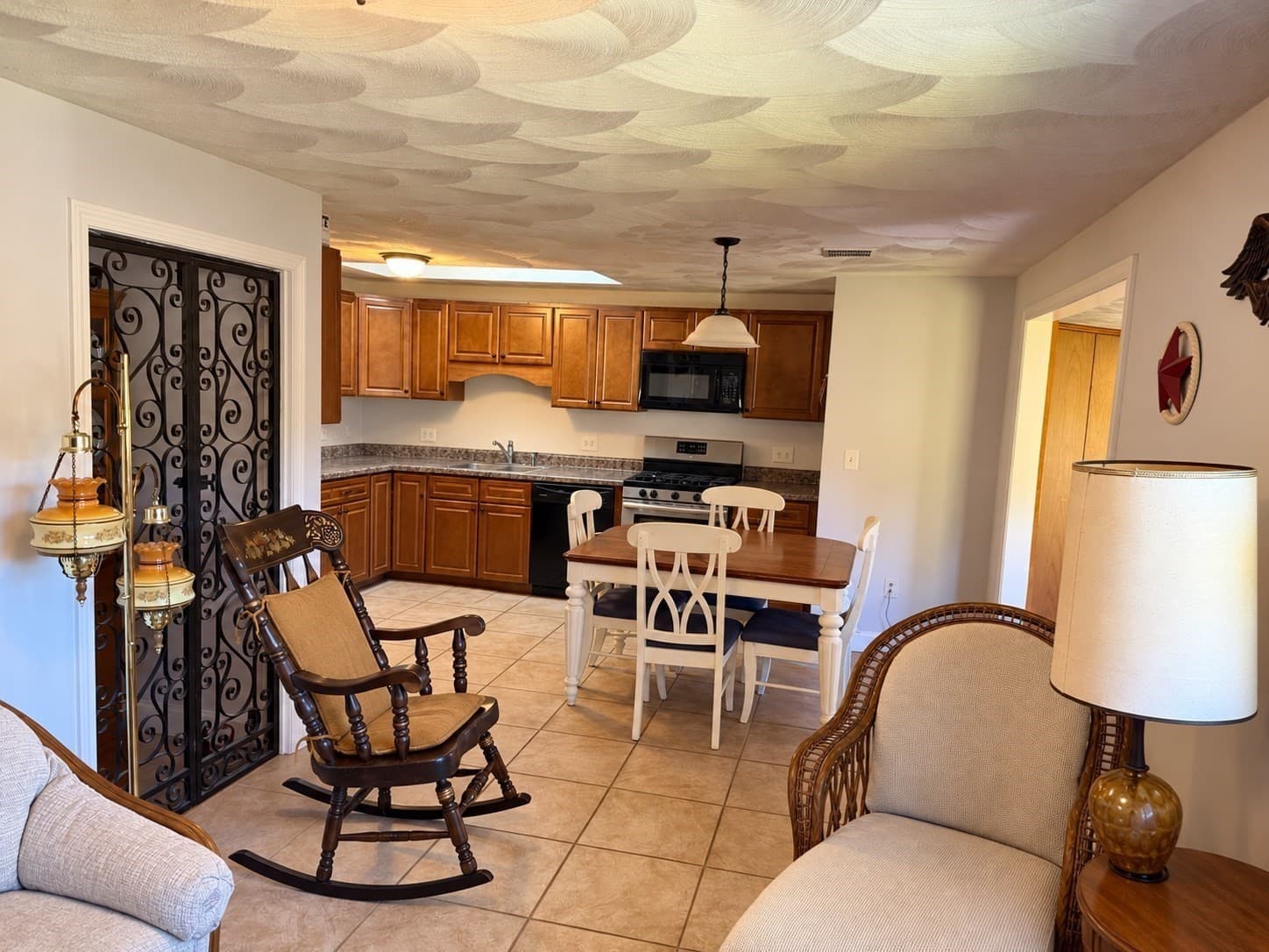 Single Family Residence at 70 Frye Rd, Methuen MA 01844, photo 5 of 19