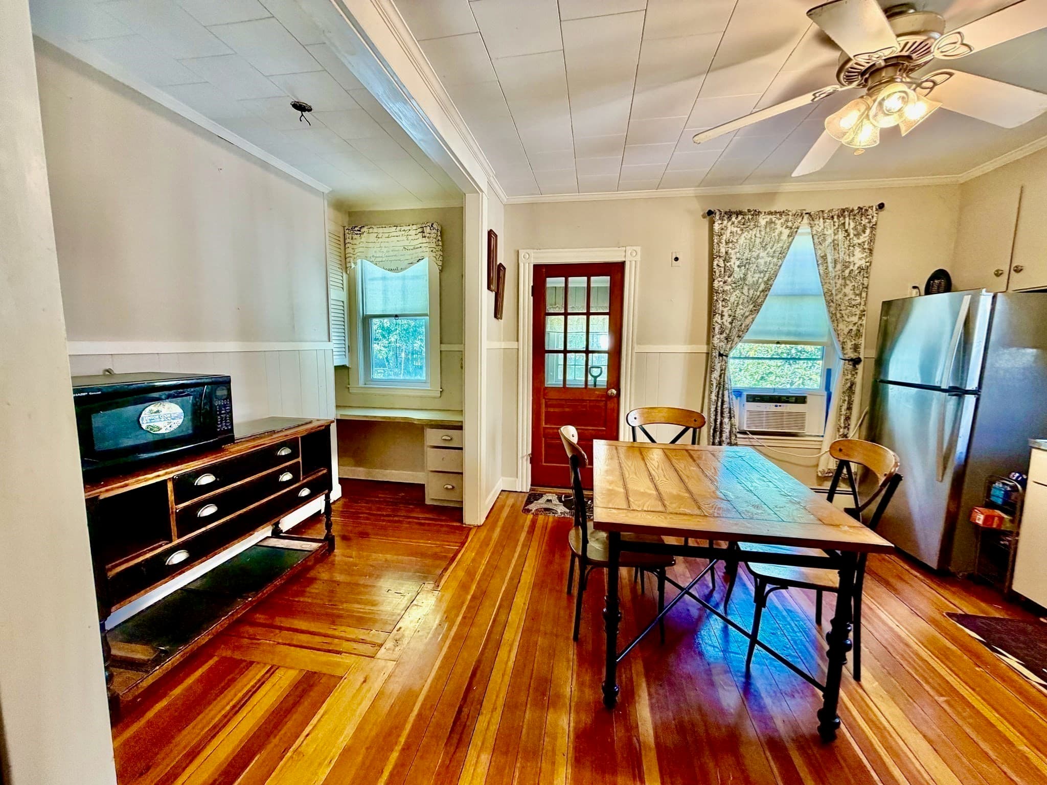 Single Family Residence at 57 Glendale Ave, Peabody MA 01960, photo 6 of 15