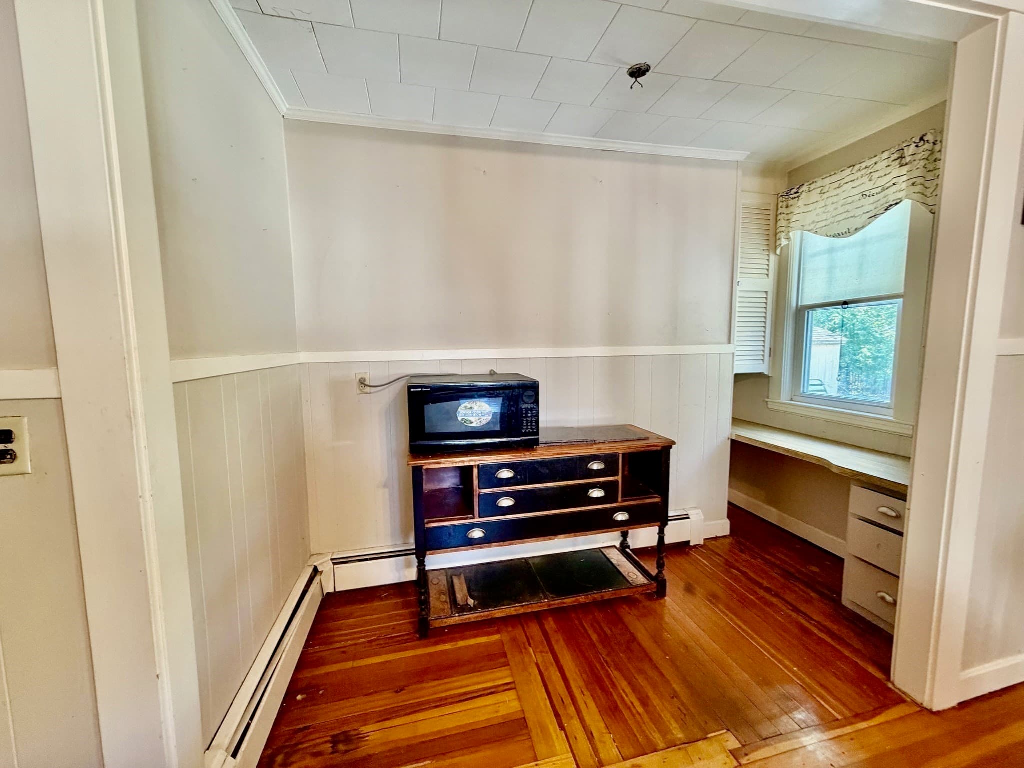 Single Family Residence at 57 Glendale Ave, Peabody MA 01960, photo 7 of 15