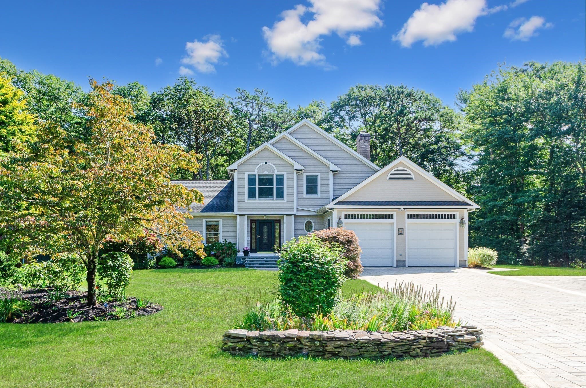 Single Family Residence at 3 Timberledge Ln, Mattapoisett MA 02739, photo 2 of 35