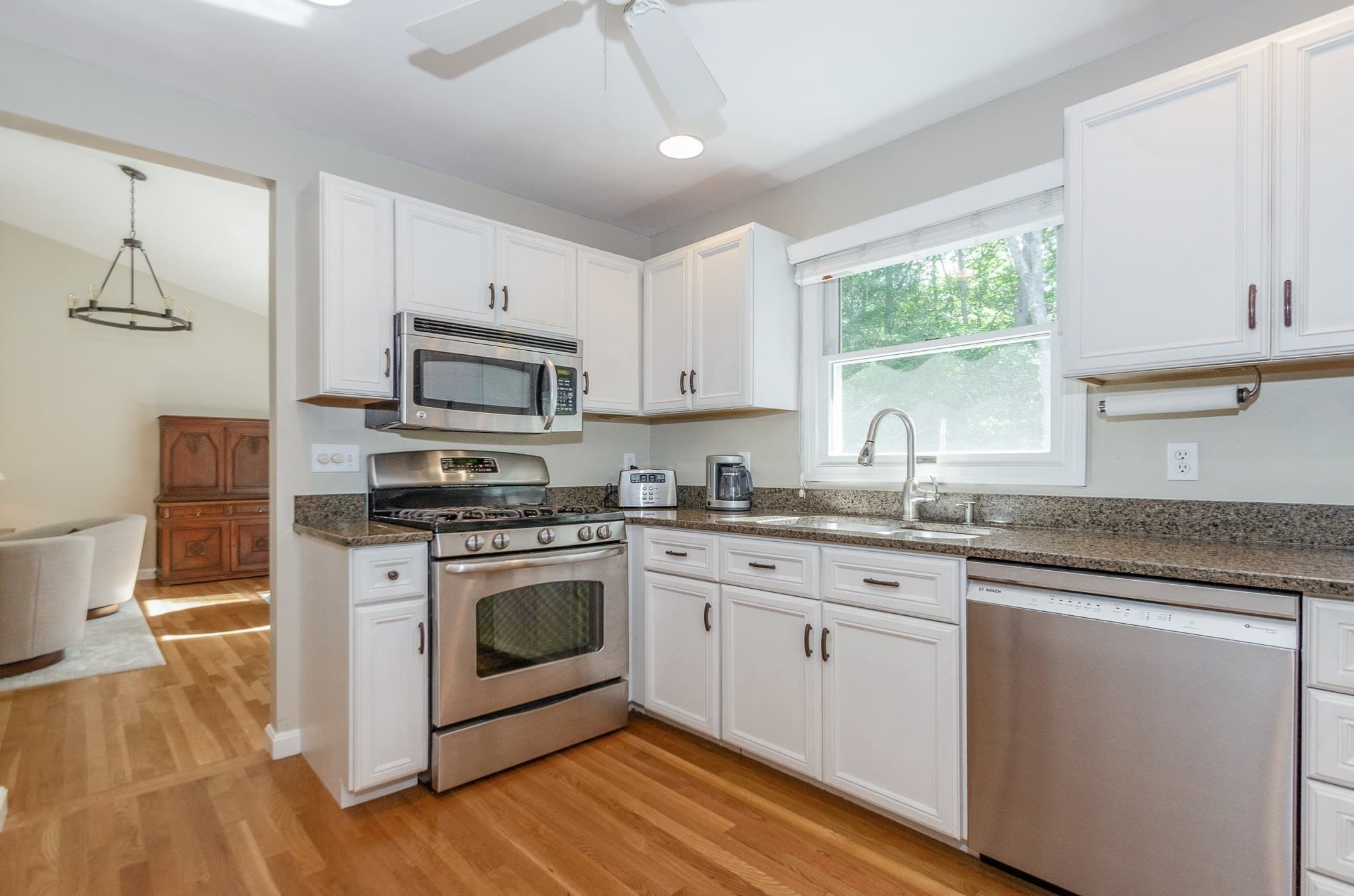 Single Family Residence at 3 Timberledge Ln, Mattapoisett MA 02739, photo 9 of 35