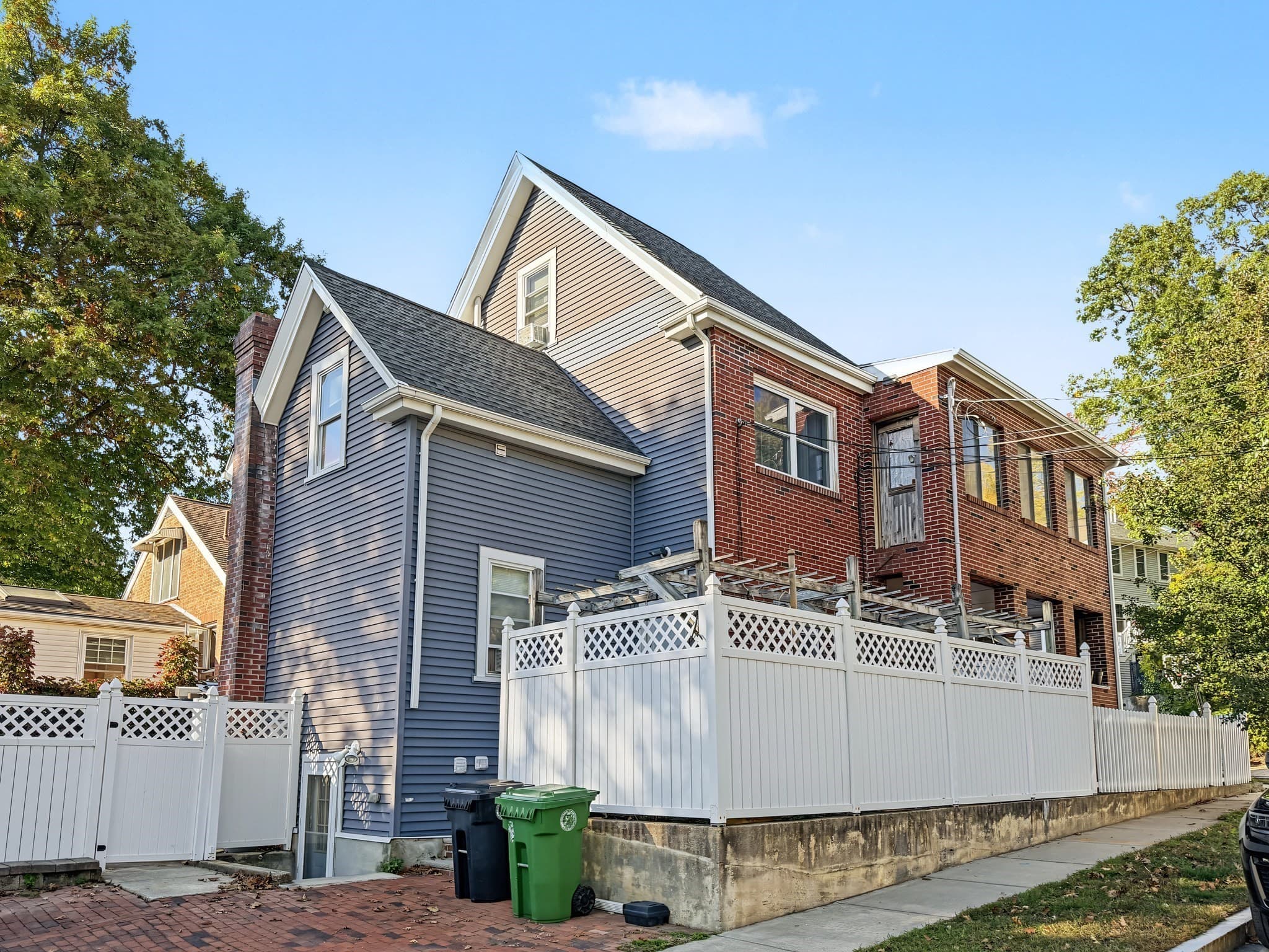 24 Charles St, Watertown MA 02472