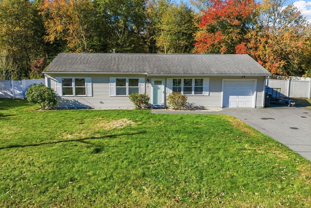 Single Family Residence at 36 Meadowood Dr, Dartmouth MA 02748, photo 17 of 42