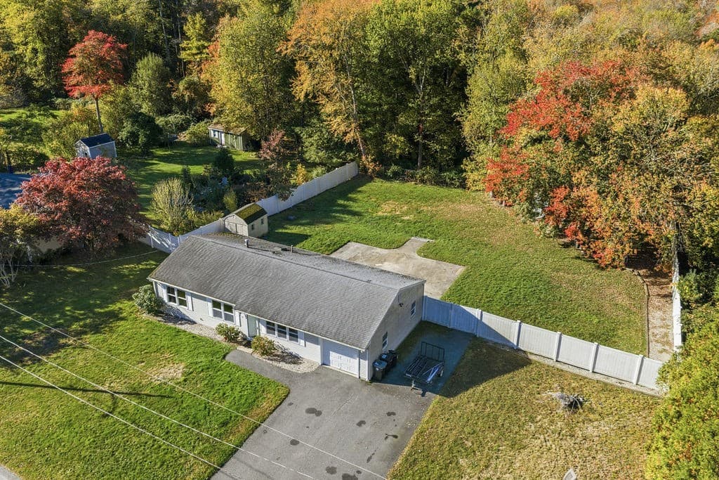 Single Family Residence at 36 Meadowood Dr, Dartmouth MA 02748, photo 3 of 42