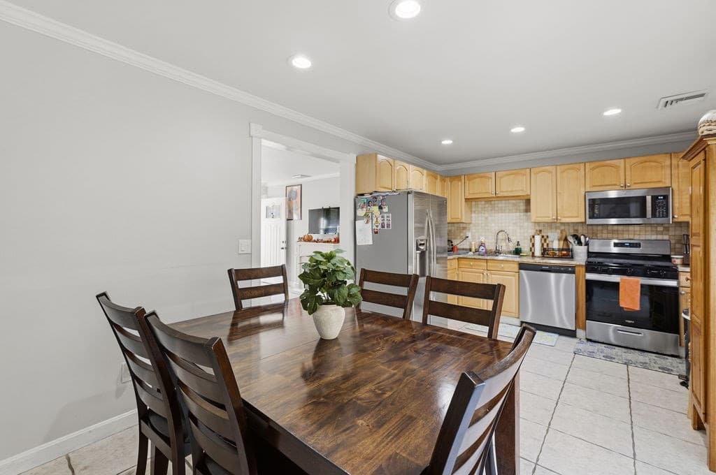 Single Family Residence at 36 Meadowood Dr, Dartmouth MA 02748, photo 28 of 42