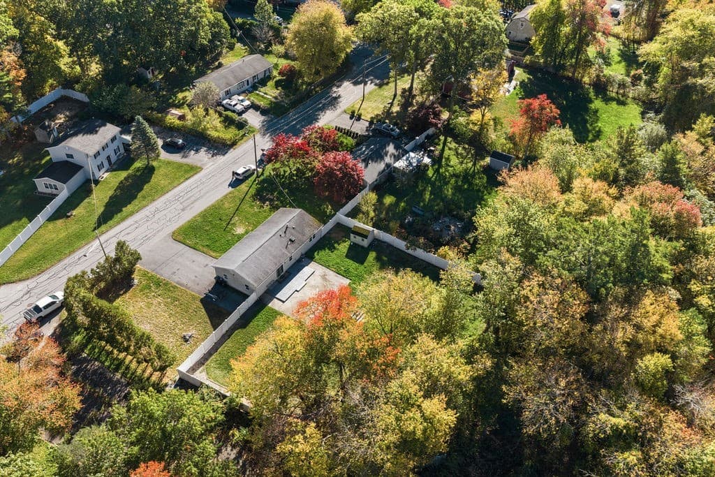 Single Family Residence at 36 Meadowood Dr, Dartmouth MA 02748, photo 14 of 42