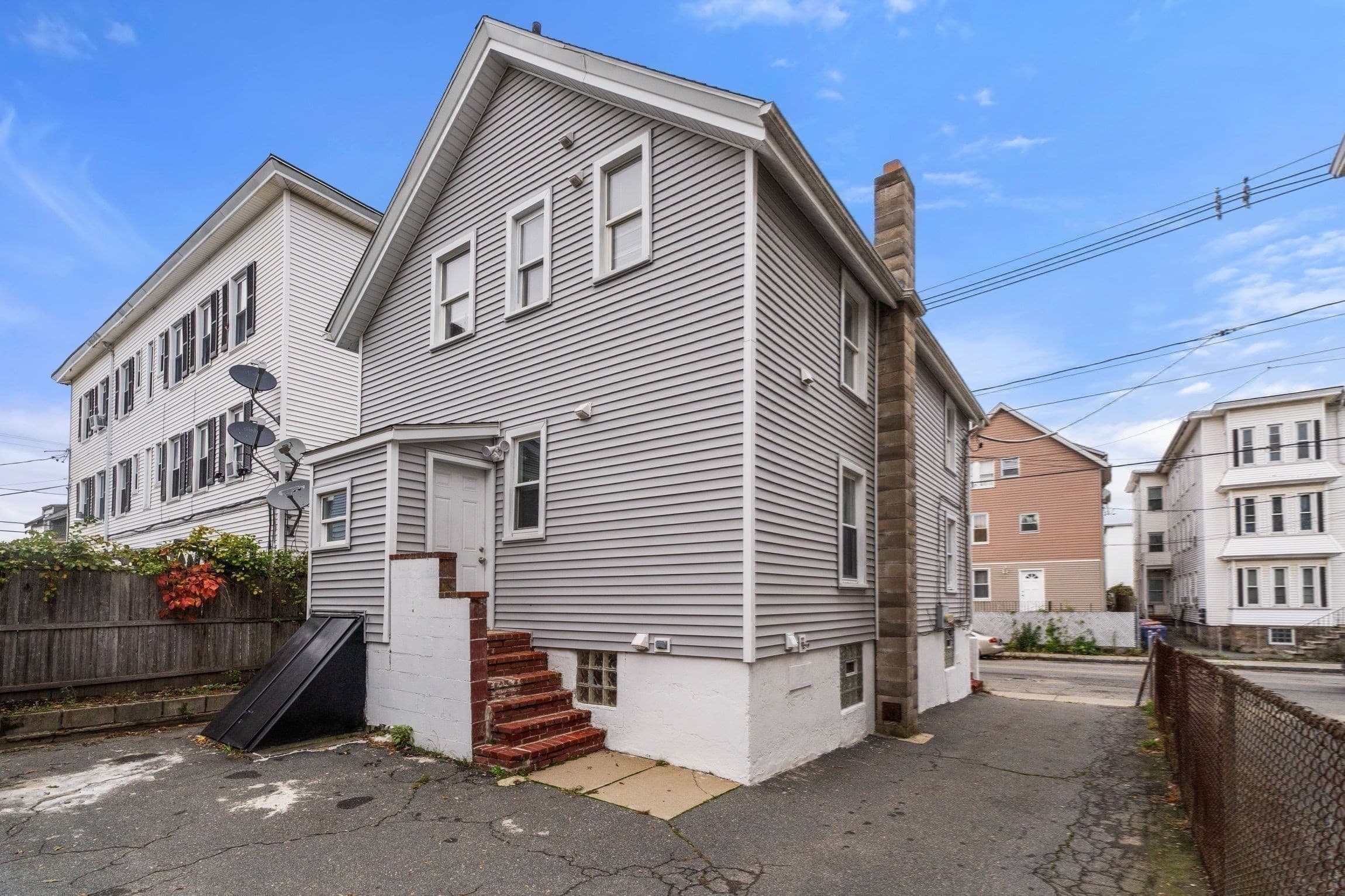 Multi Family at 207 Belleville Ave, New Bedford MA 02746, photo 38 of 42