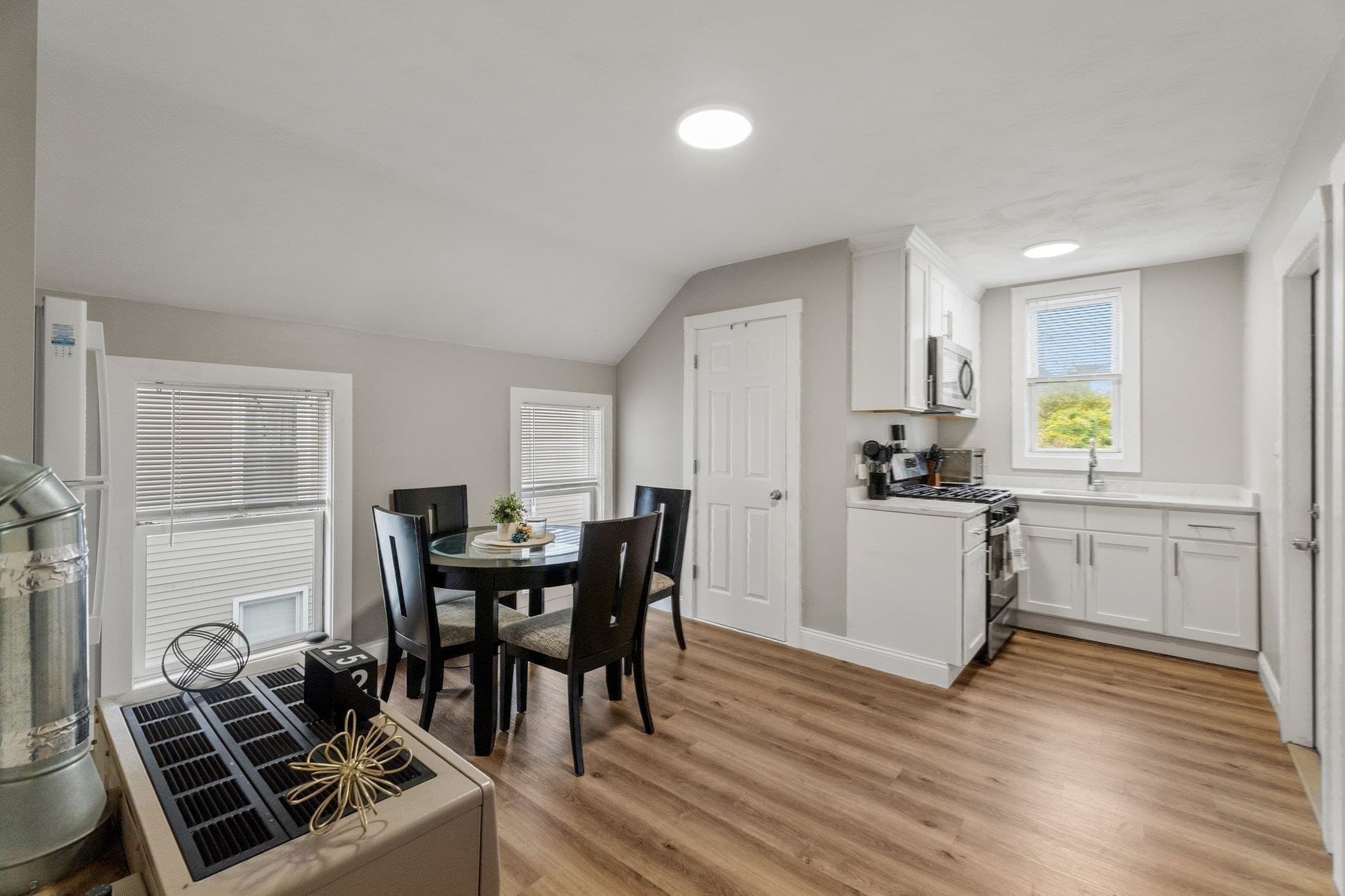 Multi Family at 207 Belleville Ave, New Bedford MA 02746, photo 31 of 42