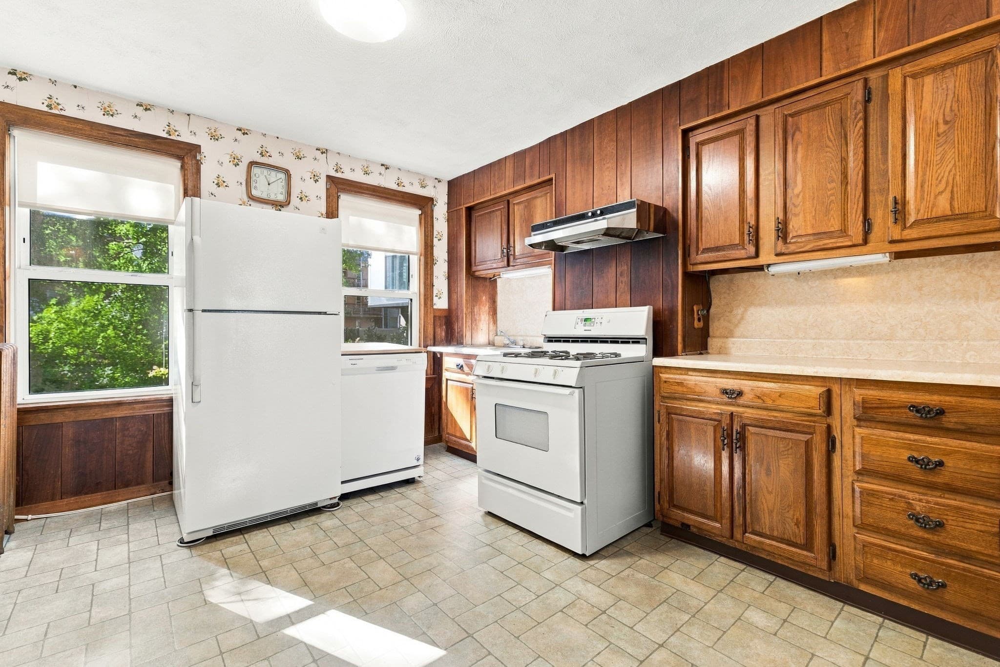 Multi Family at 801-1/2 E 3rd St, Boston MA 02127, photo 12 of 34