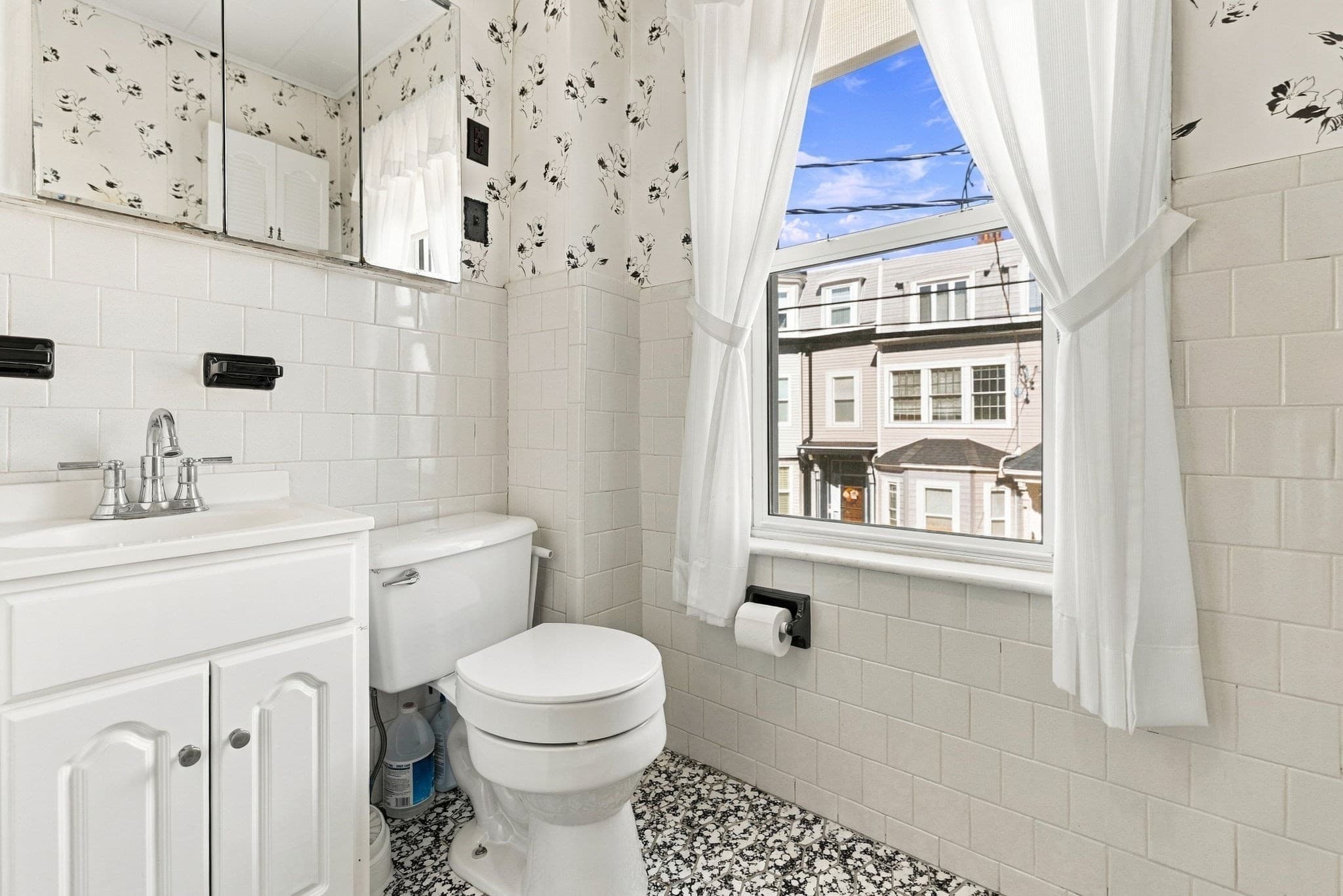 Multi Family at 801-1/2 E 3rd St, Boston MA 02127, photo 19 of 34