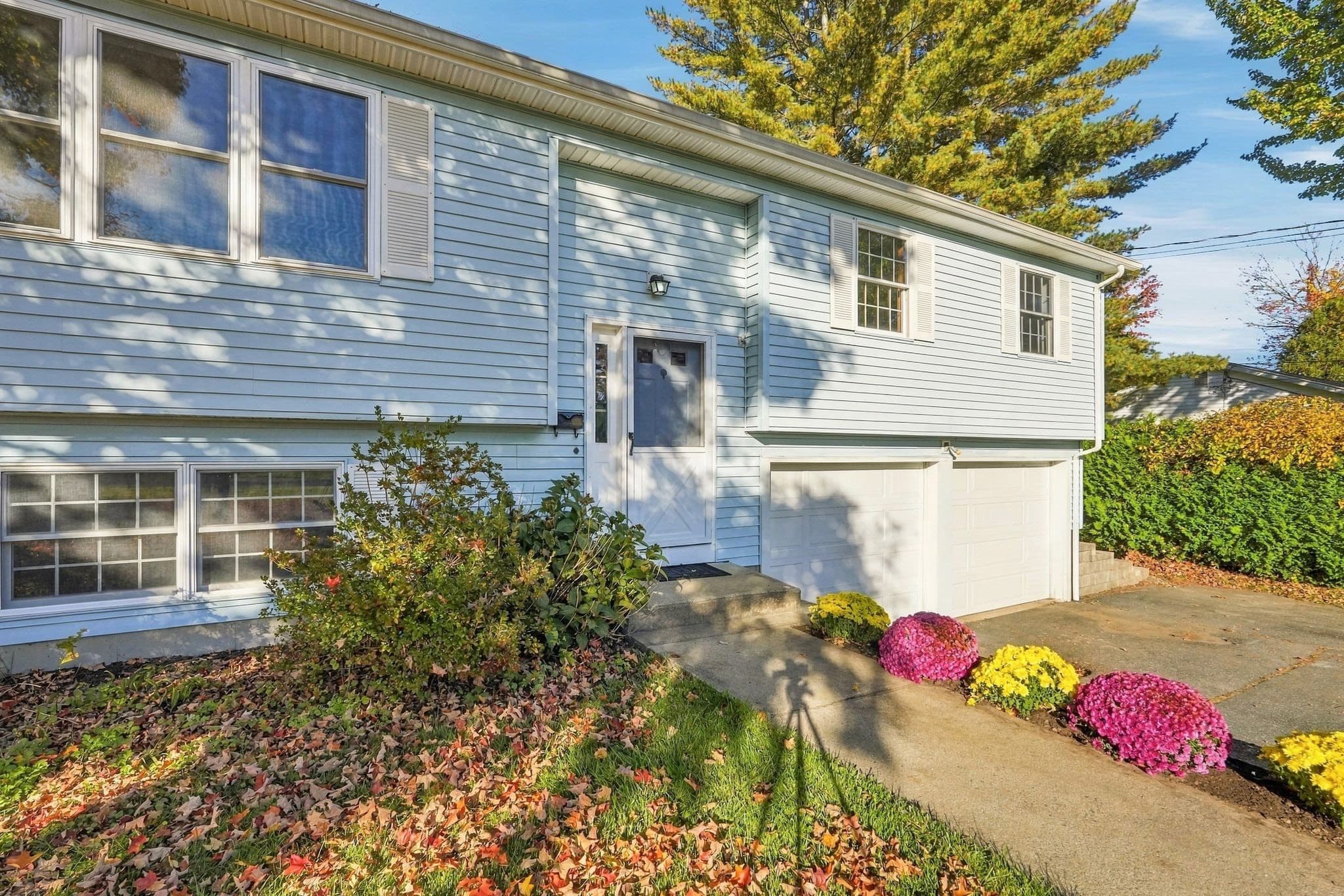 Single Family Residence at 17 Highland Ave., Easthampton MA 01027, photo 3 of 33