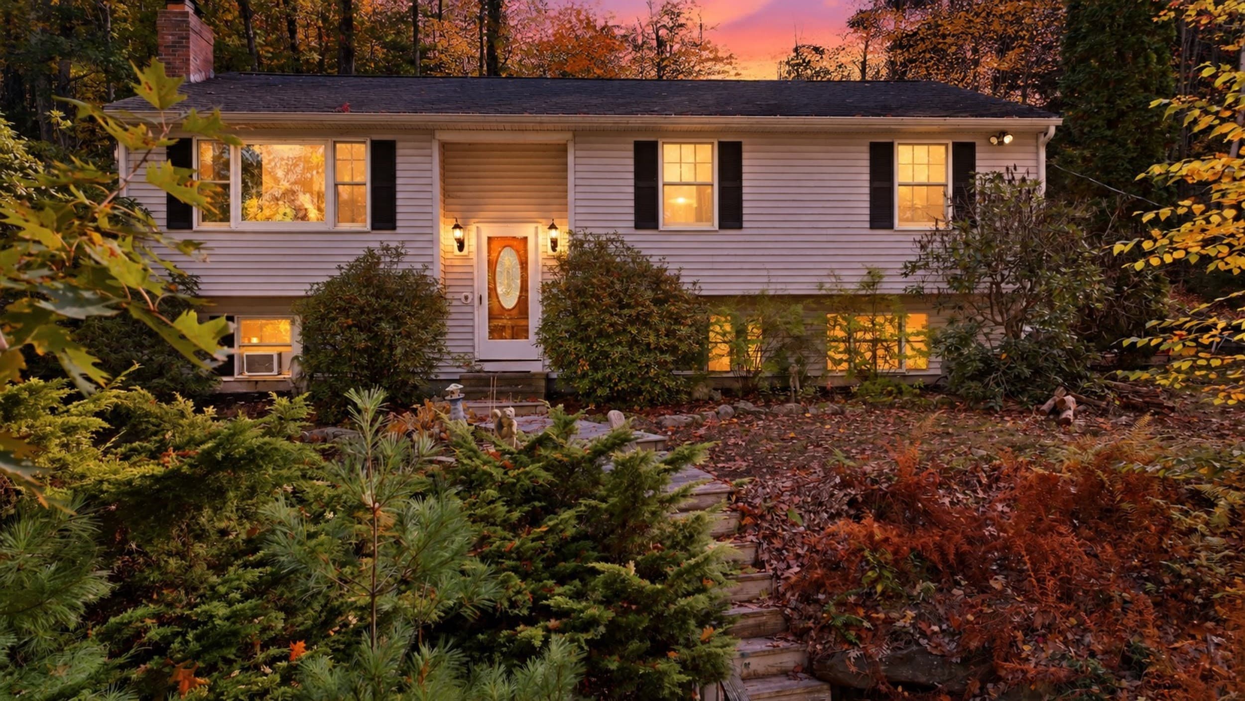 Single Family Residence at 34 Vinton Rd, Holland MA 01521, photo 2 of 38