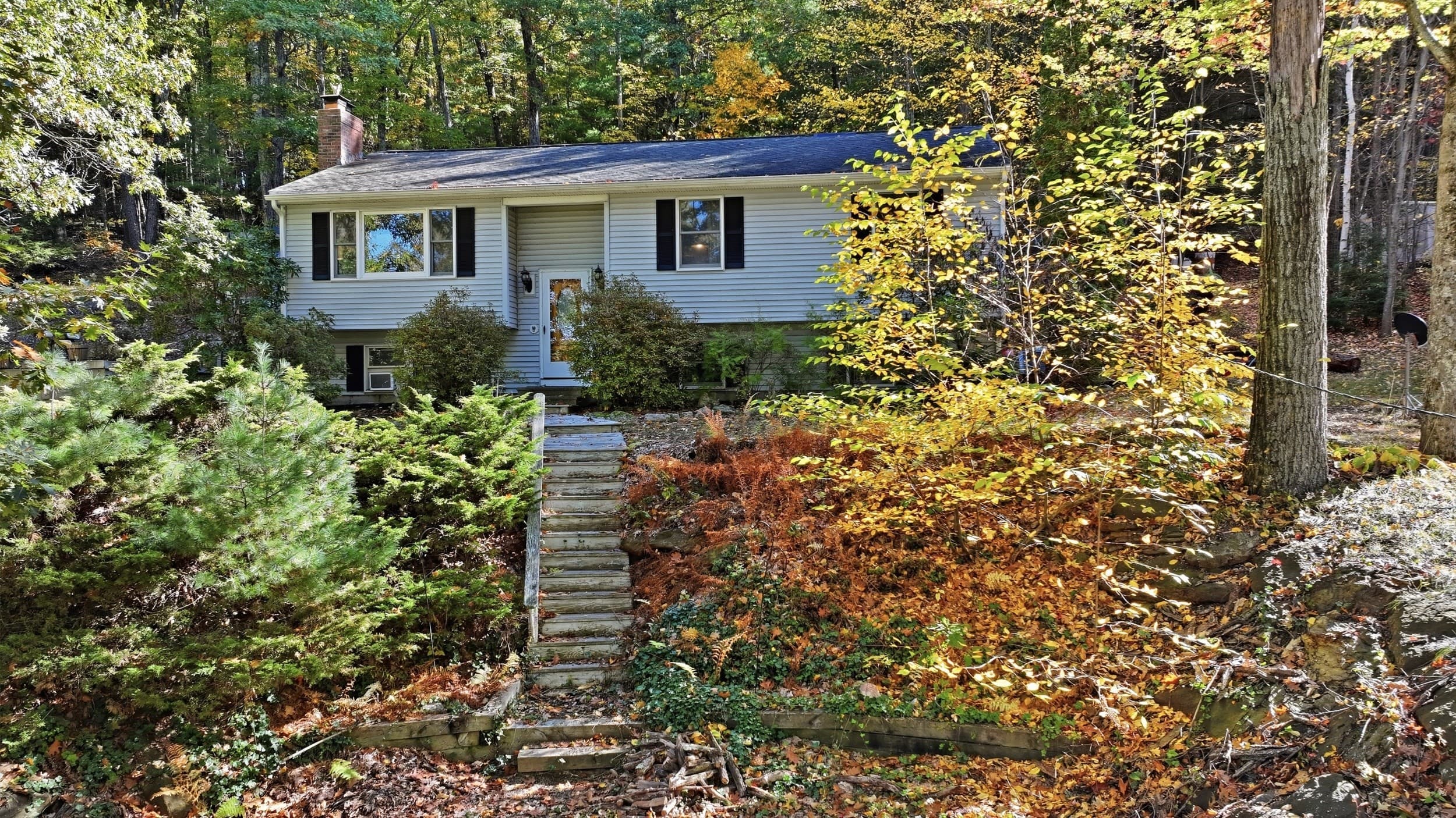 Single Family Residence at 34 Vinton Rd, Holland MA 01521, photo 3 of 38