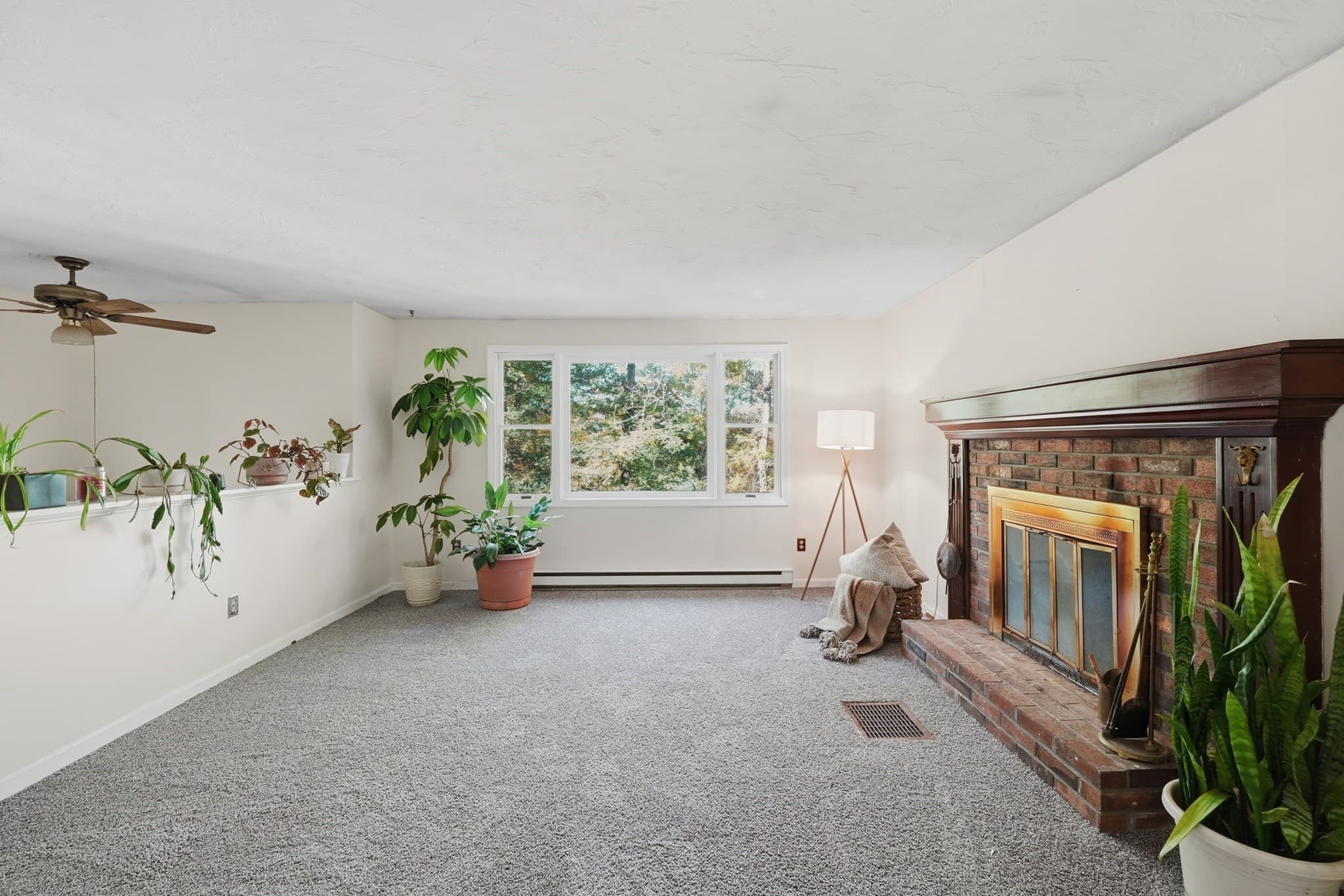 Single Family Residence at 34 Vinton Rd, Holland MA 01521, photo 10 of 38