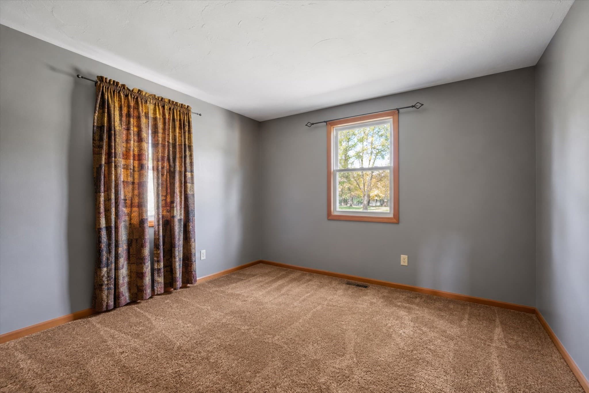 Single Family Residence at 34 Vinton Rd, Holland MA 01521, photo 18 of 38