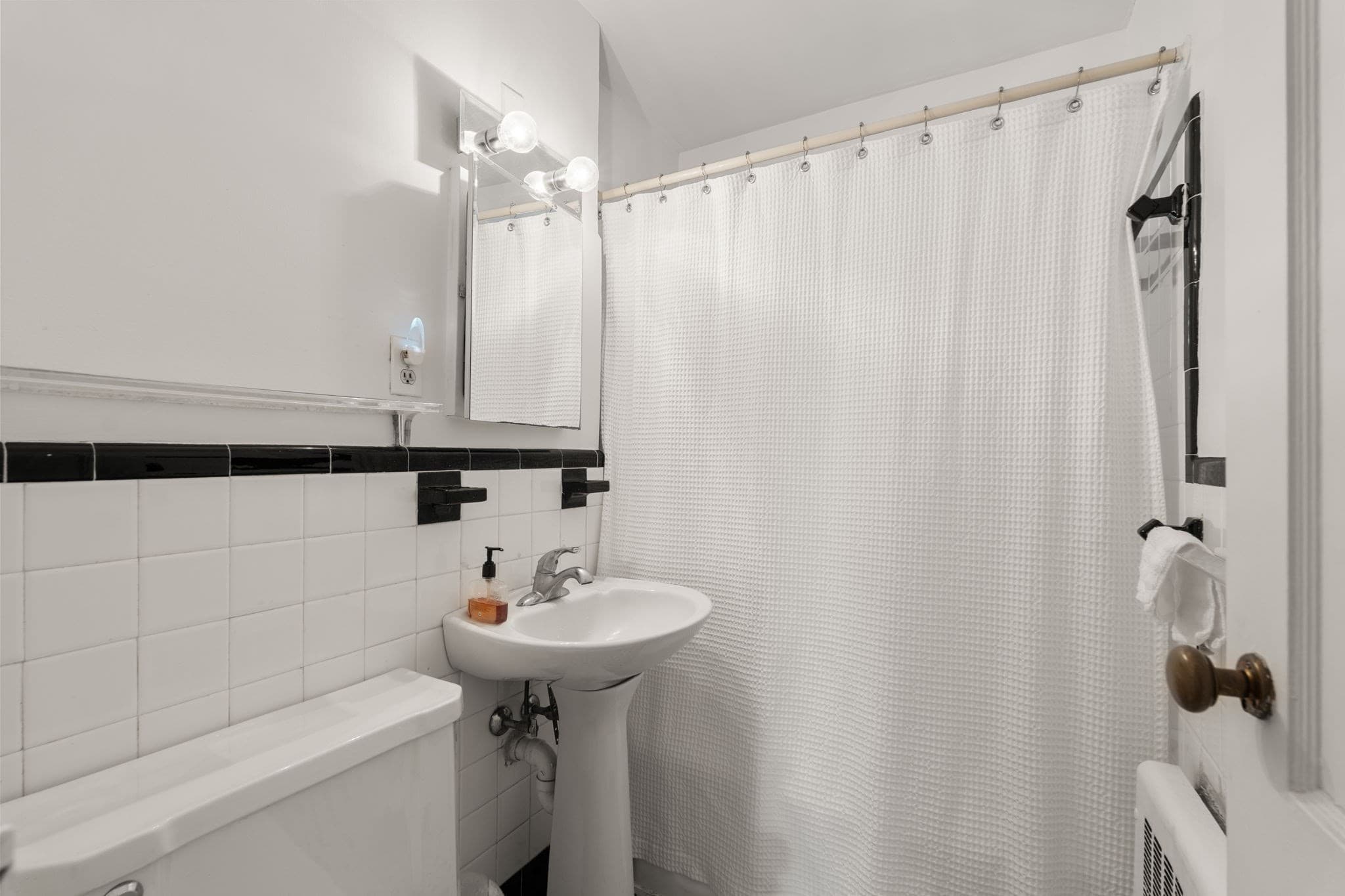 Condominium at 136 Beaconsfield Rd # 2, Brookline MA 02445, photo 12 of 17