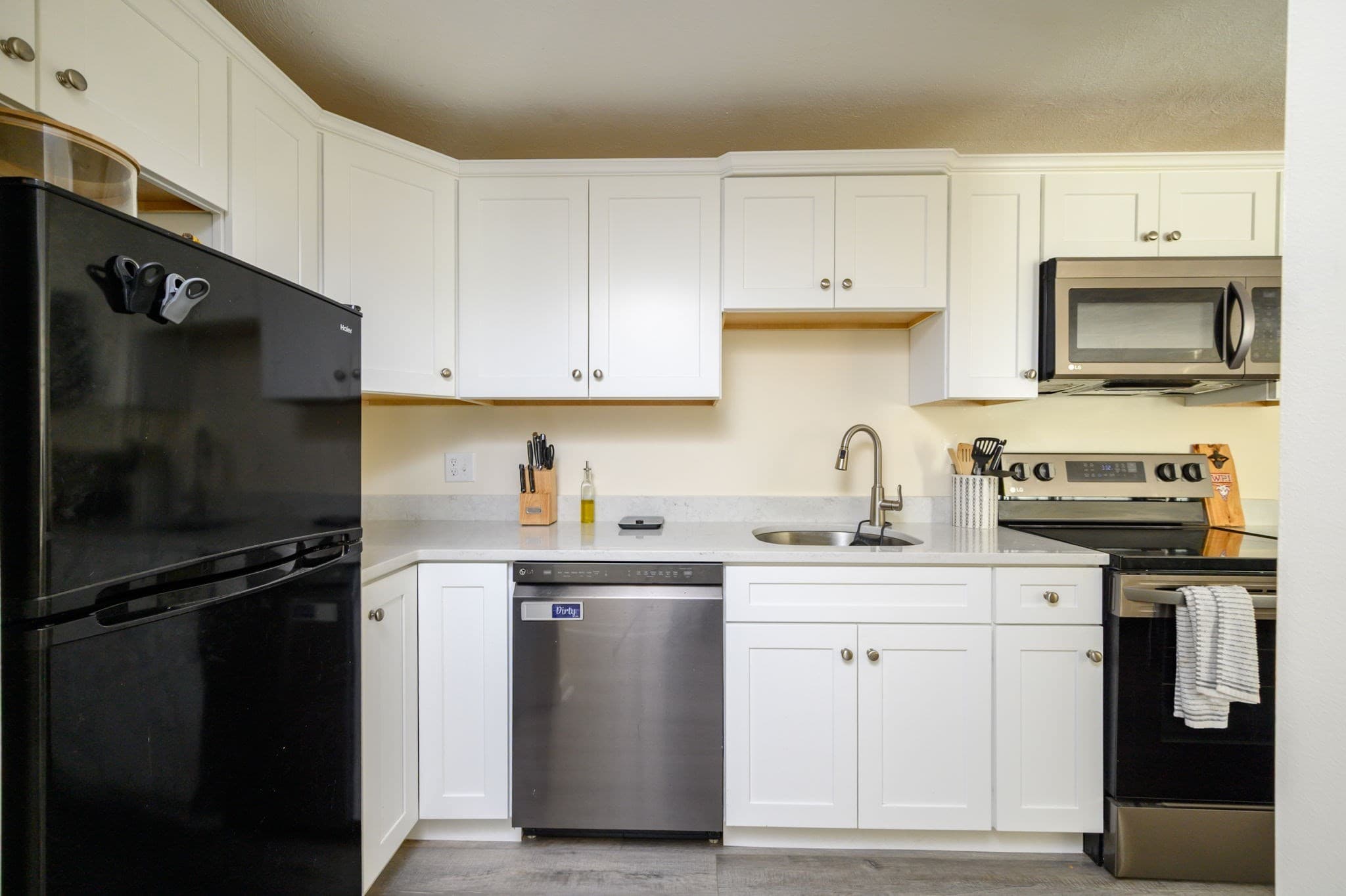 Condominium at 37 Fountain Ln # 14, Weymouth MA 02190, photo 6 of 19
