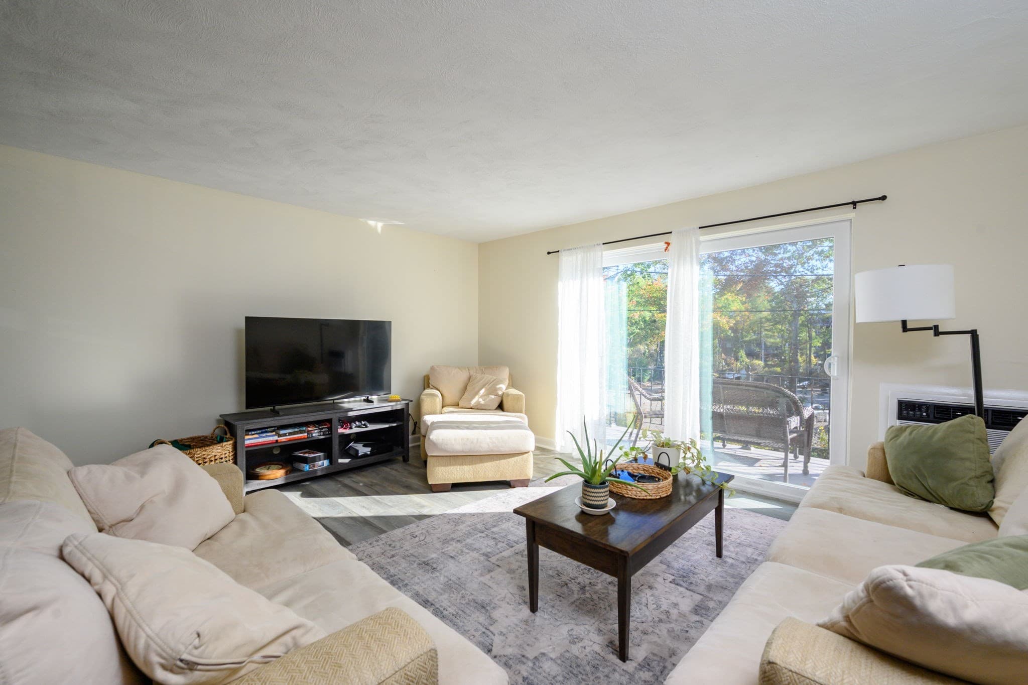 Condominium at 37 Fountain Ln # 14, Weymouth MA 02190, photo 7 of 19