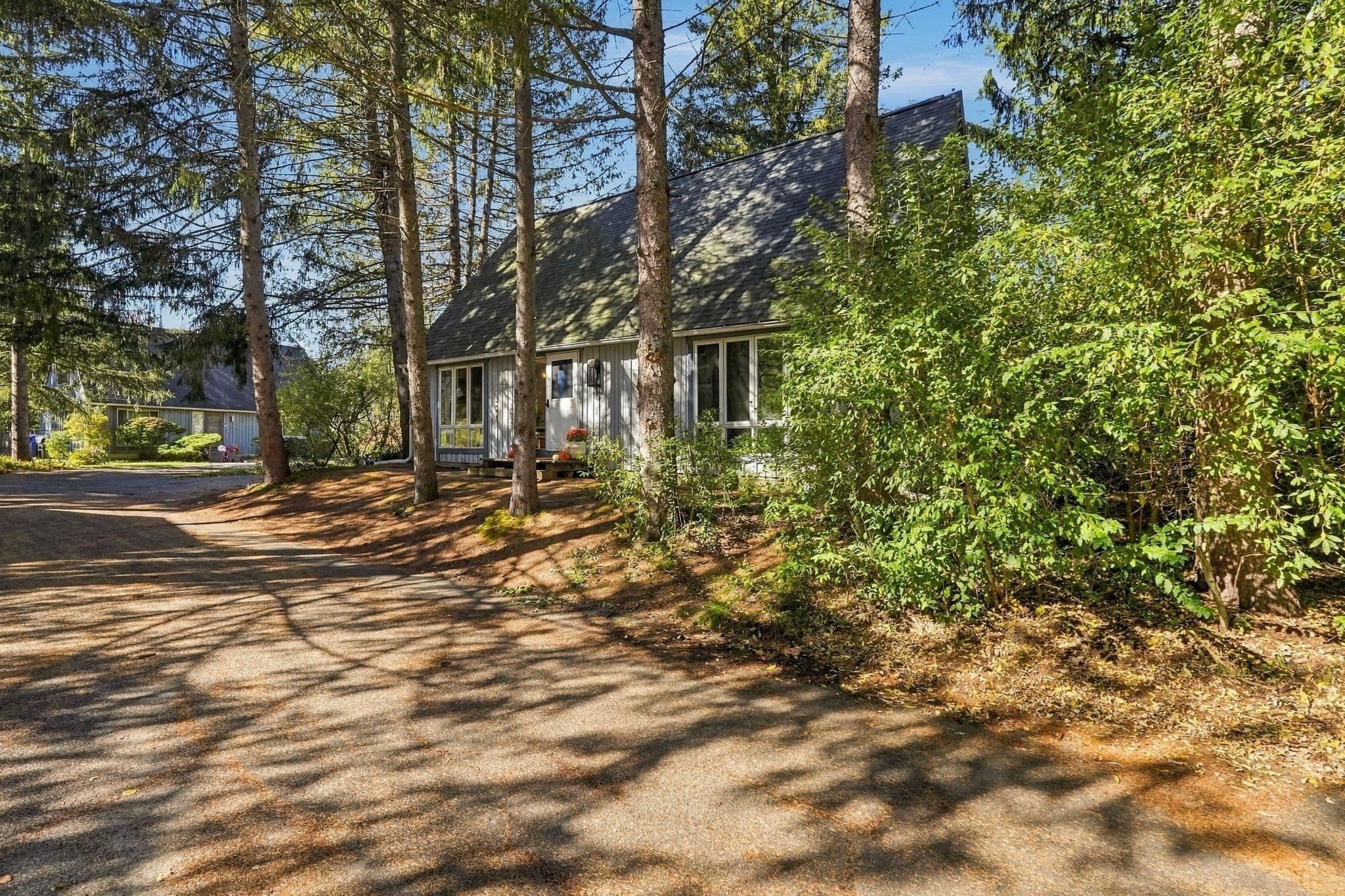 Single Family Residence at 35 The Hollow, Amherst MA 01002, photo 3 of 32