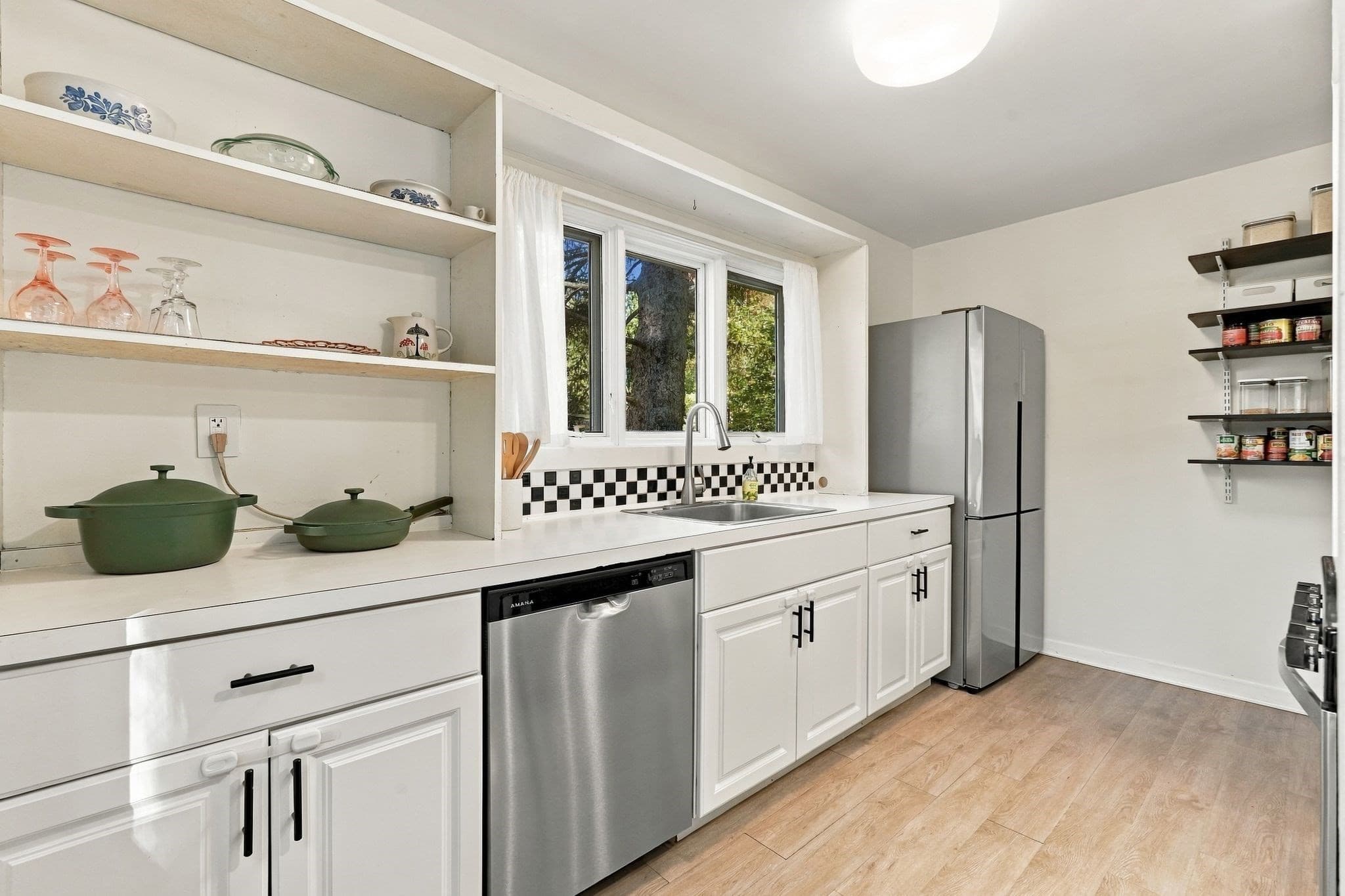 Single Family Residence at 35 The Hollow, Amherst MA 01002, photo 9 of 32