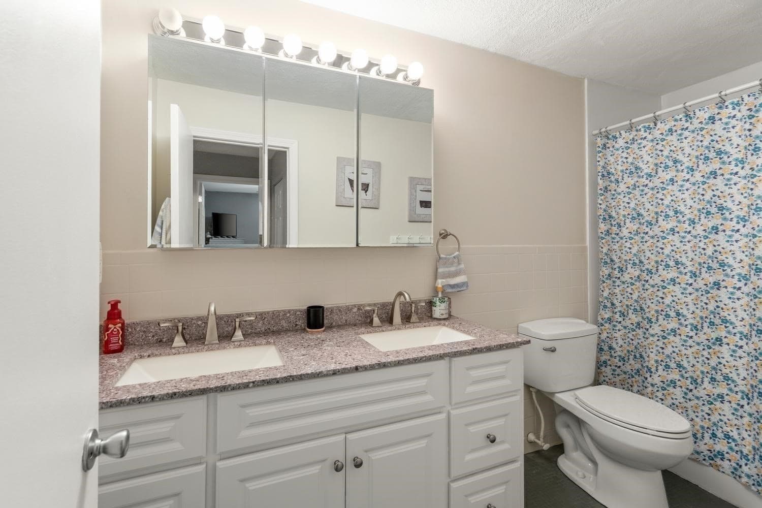 Condominium at 3 Greenbriar Drive # 204, North Reading MA 01864, photo 13 of 20