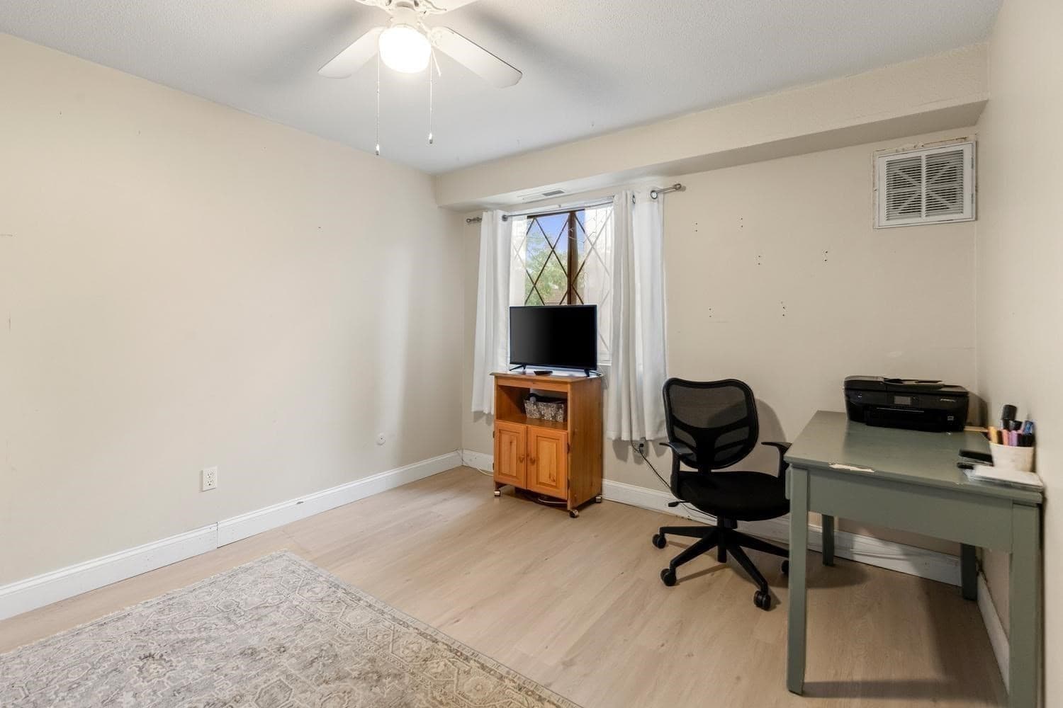 Condominium at 3 Greenbriar Drive # 204, North Reading MA 01864, photo 16 of 20