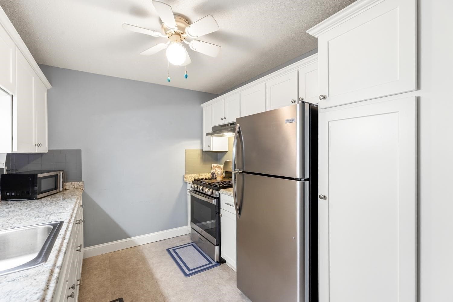 Condominium at 3 Greenbriar Drive # 204, North Reading MA 01864, photo 3 of 20