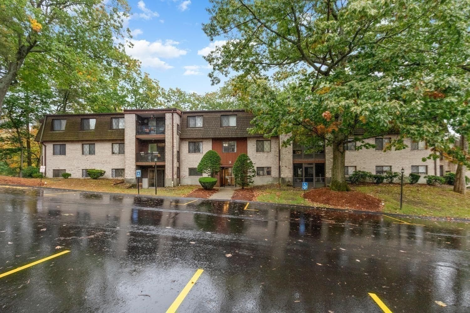Condominium at 3 Greenbriar Drive # 204, North Reading MA 01864, photo 19 of 20