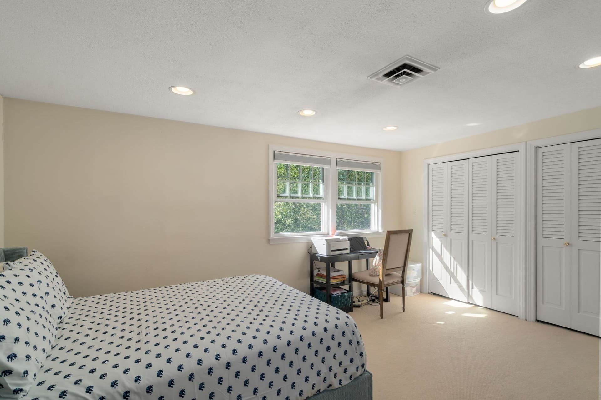 Attached (Townhouse/Rowhouse/Duplex) at 60 Hammond Pond Parkway # 60, Brookline MA 02467, photo 12 of 23