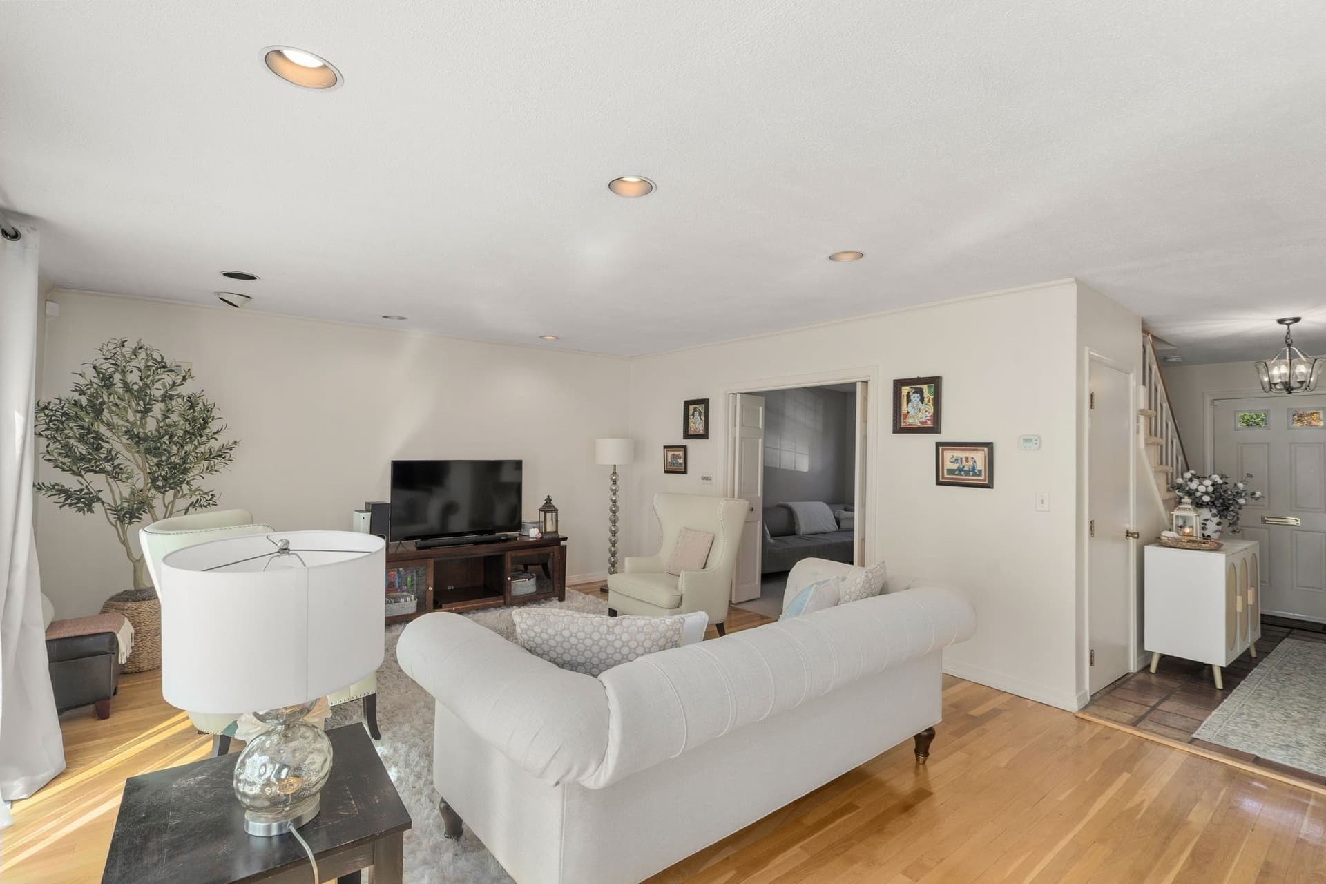 Attached (Townhouse/Rowhouse/Duplex) at 60 Hammond Pond Parkway # 60, Brookline MA 02467, photo 5 of 23