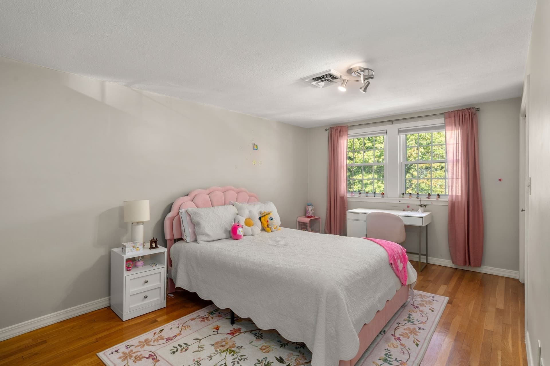 Attached (Townhouse/Rowhouse/Duplex) at 60 Hammond Pond Parkway # 60, Brookline MA 02467, photo 11 of 23