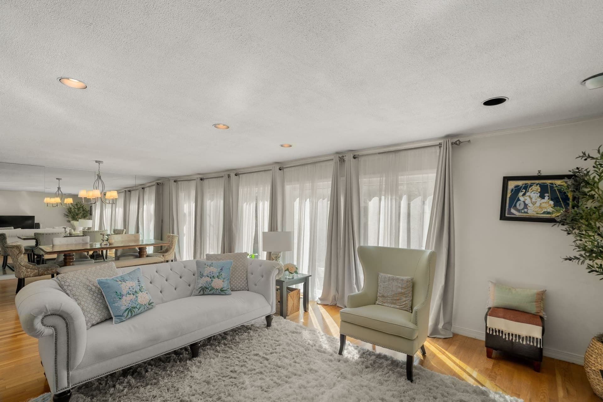 Attached (Townhouse/Rowhouse/Duplex) at 60 Hammond Pond Parkway # 60, Brookline MA 02467, photo 4 of 23