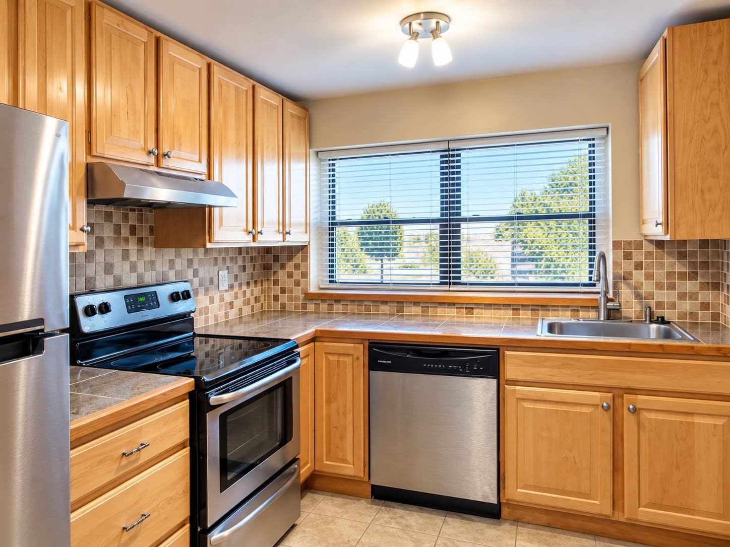 Condominium at 107 Nahant St # 2, Lynn MA 01902, photo 5 of 17