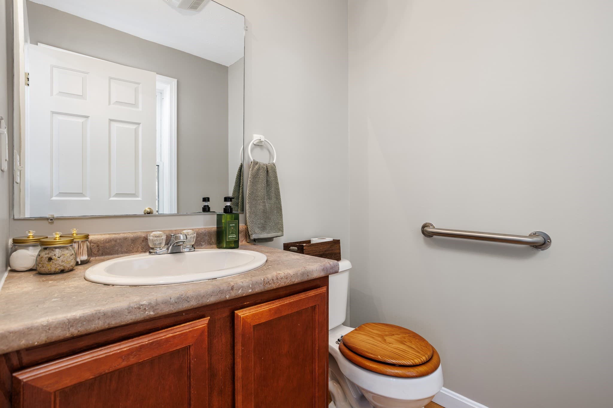Condominium at 76 Lake St # 76, Gardner MA 01440, photo 12 of 32