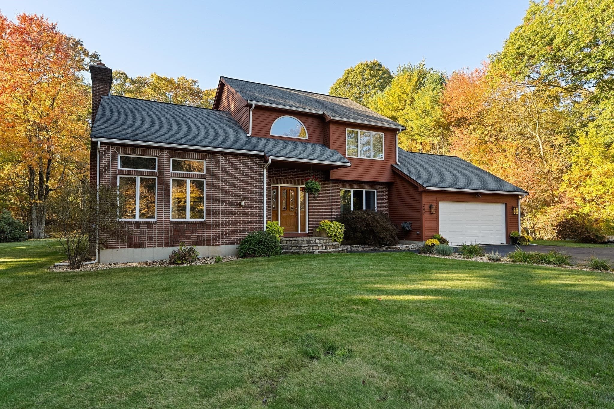 247 Riverlin St, Millbury MA 01527