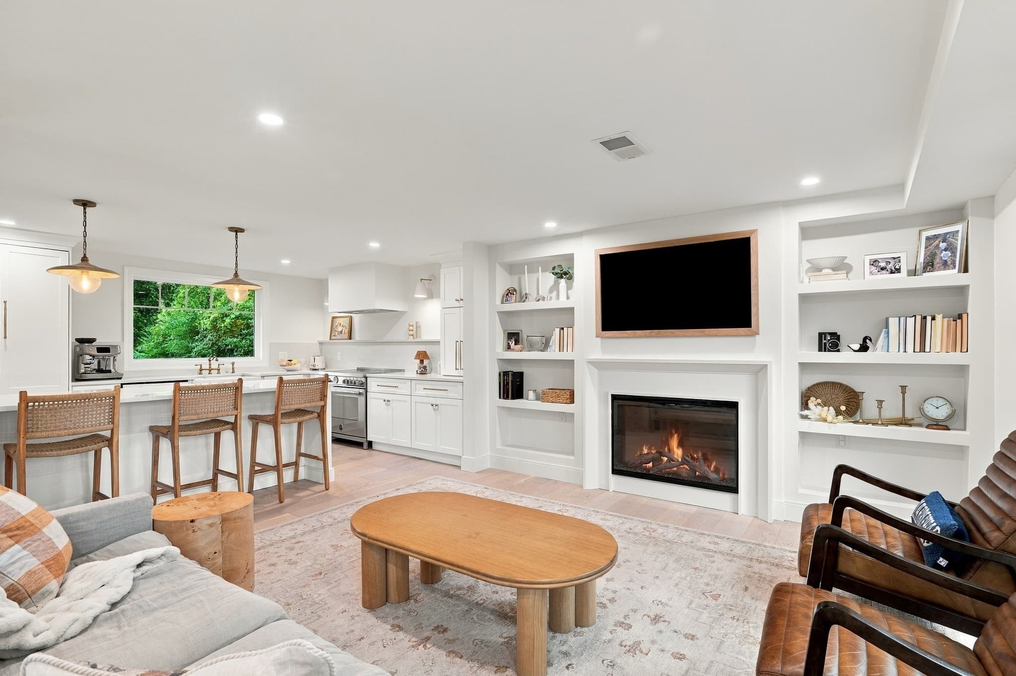 Single Family Residence at 20 Edgewood Rd, Marblehead MA 01945, photo 2 of 42