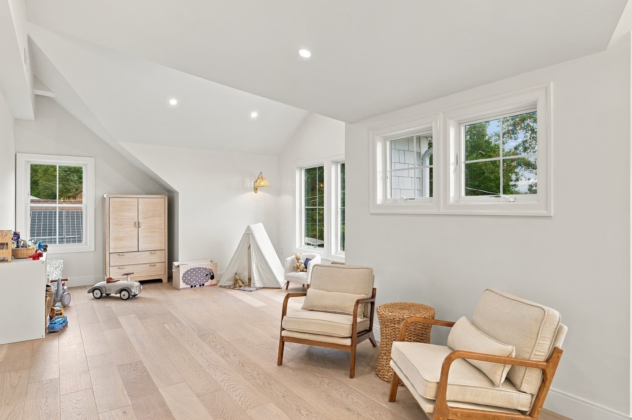 Single Family Residence at 20 Edgewood Rd, Marblehead MA 01945, photo 28 of 42