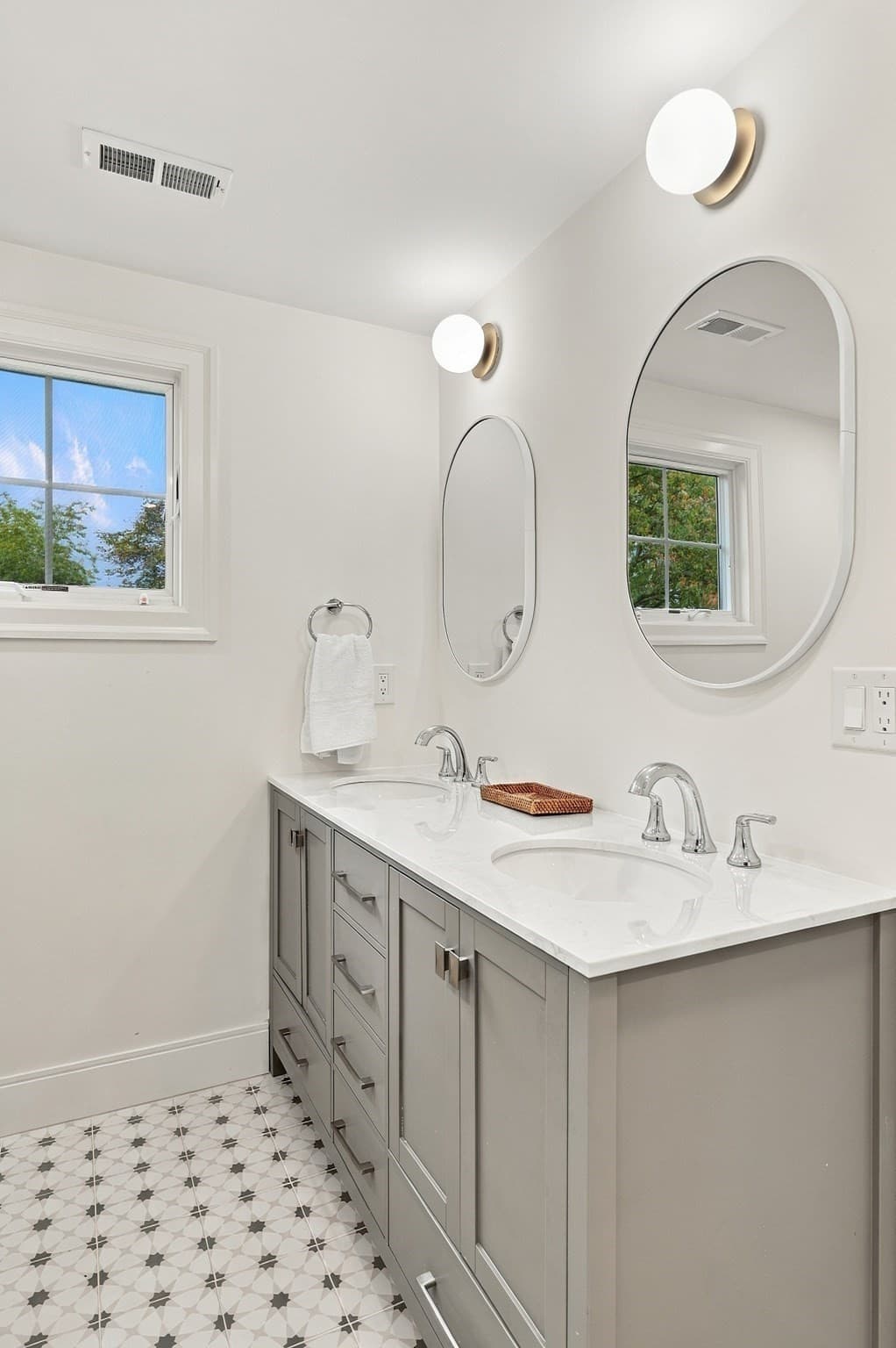 Single Family Residence at 20 Edgewood Rd, Marblehead MA 01945, photo 34 of 42