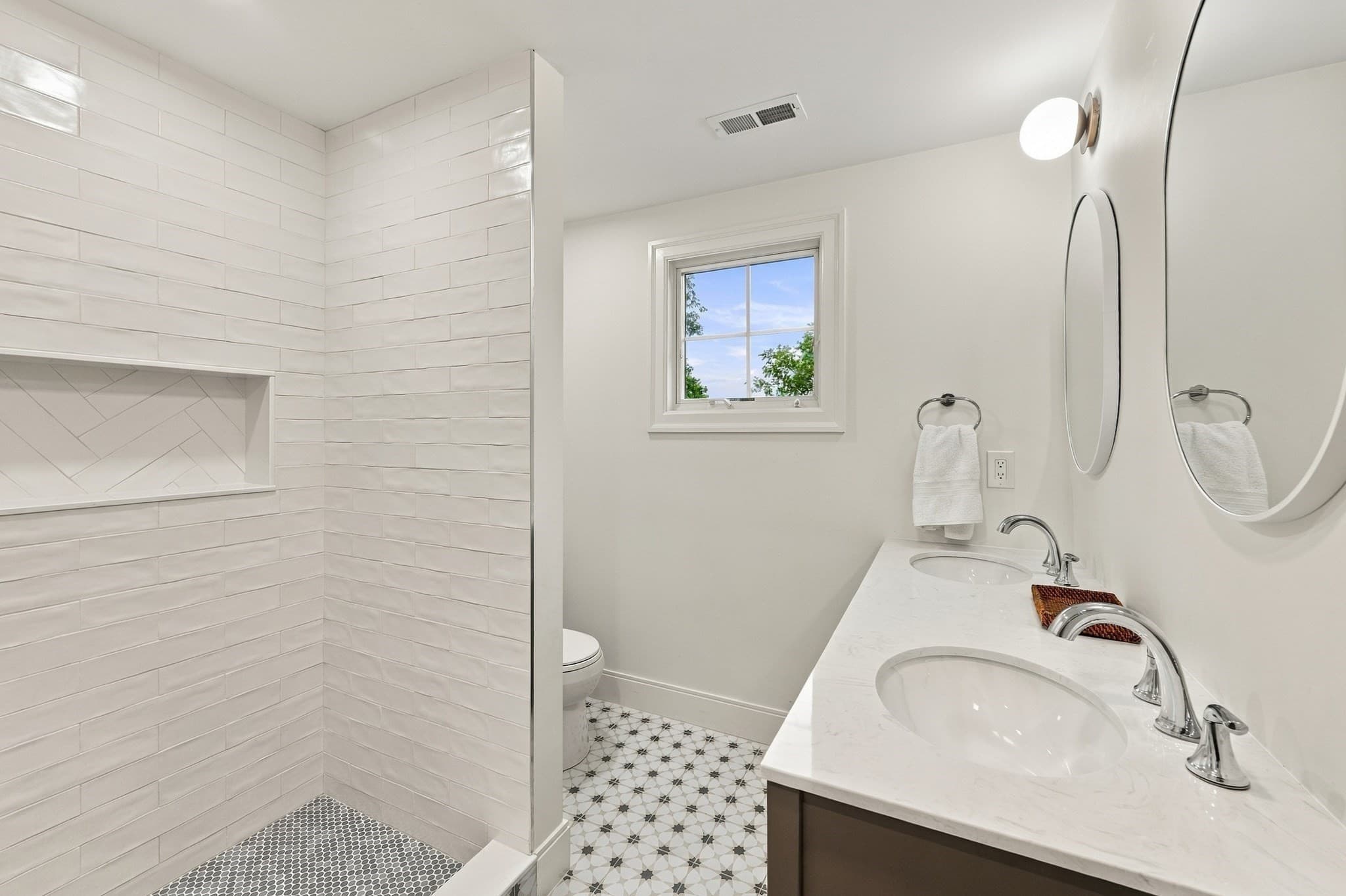 Single Family Residence at 20 Edgewood Rd, Marblehead MA 01945, photo 33 of 42