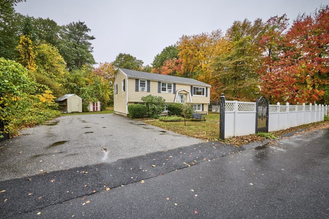 13 Fernglade Rd, Burlington MA 01803