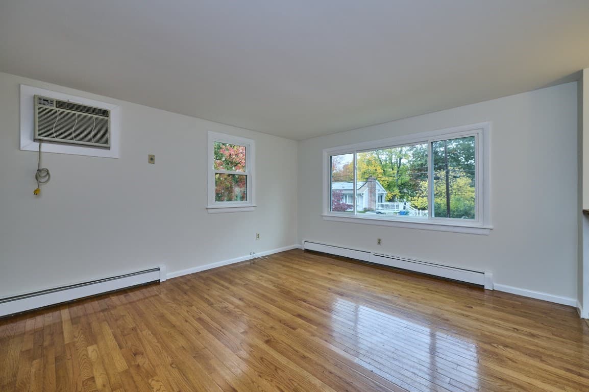 Single Family Residence at 13 Fernglade Rd, Burlington MA 01803, photo 9 of 36