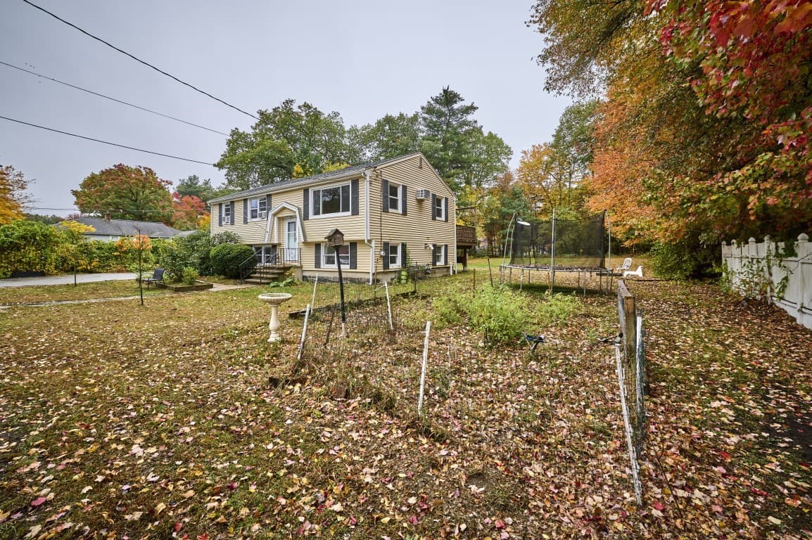Single Family Residence at 13 Fernglade Rd, Burlington MA 01803, photo 4 of 36