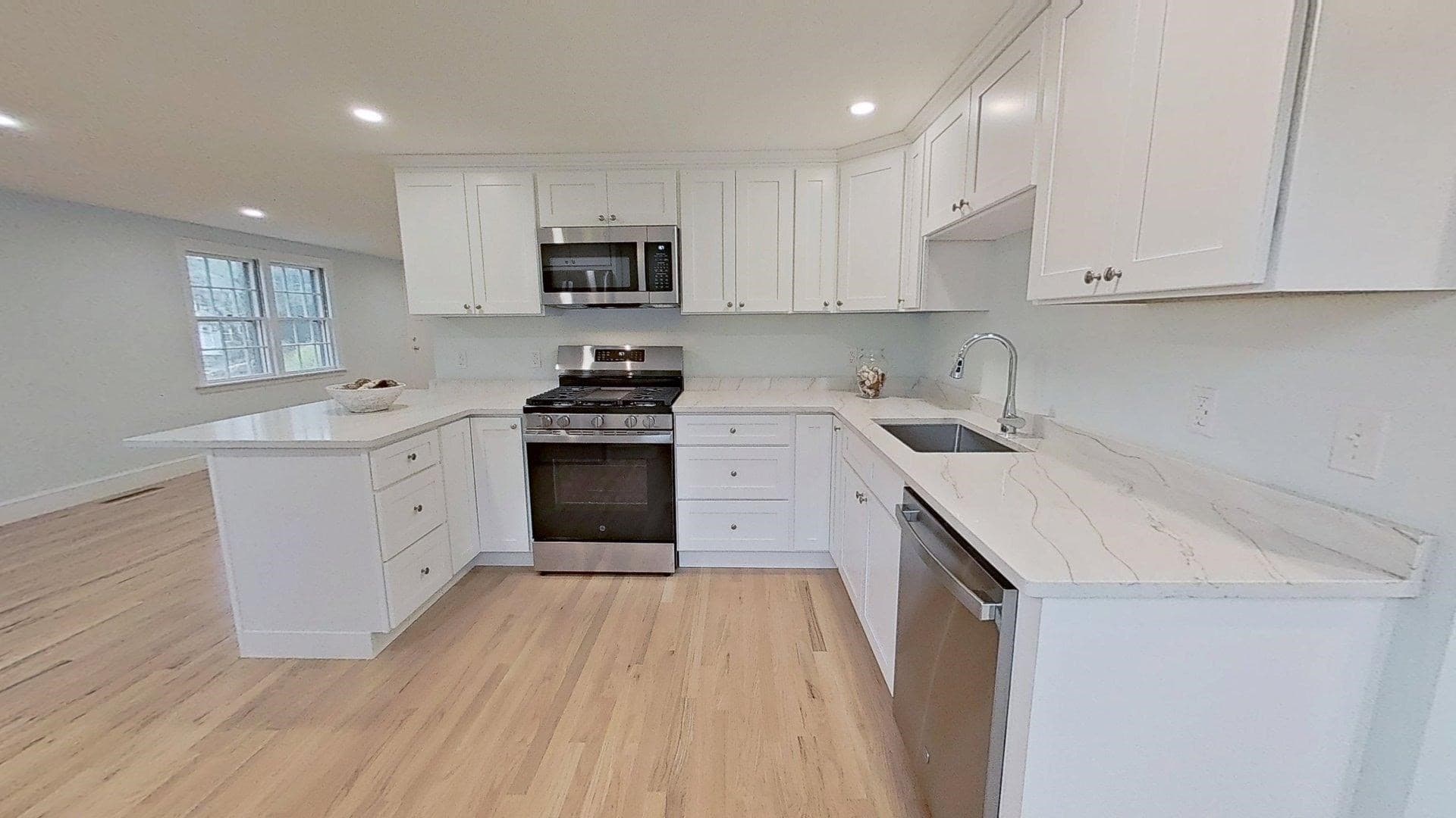 Single Family Residence at 28 Lakefield Rd, Yarmouth MA 02664, photo 12 of 30