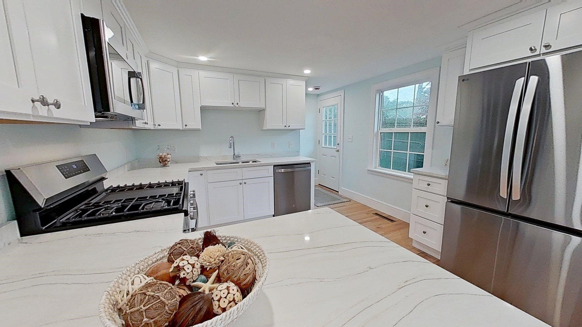 28 Lakefield Rd, Yarmouth MA 02664