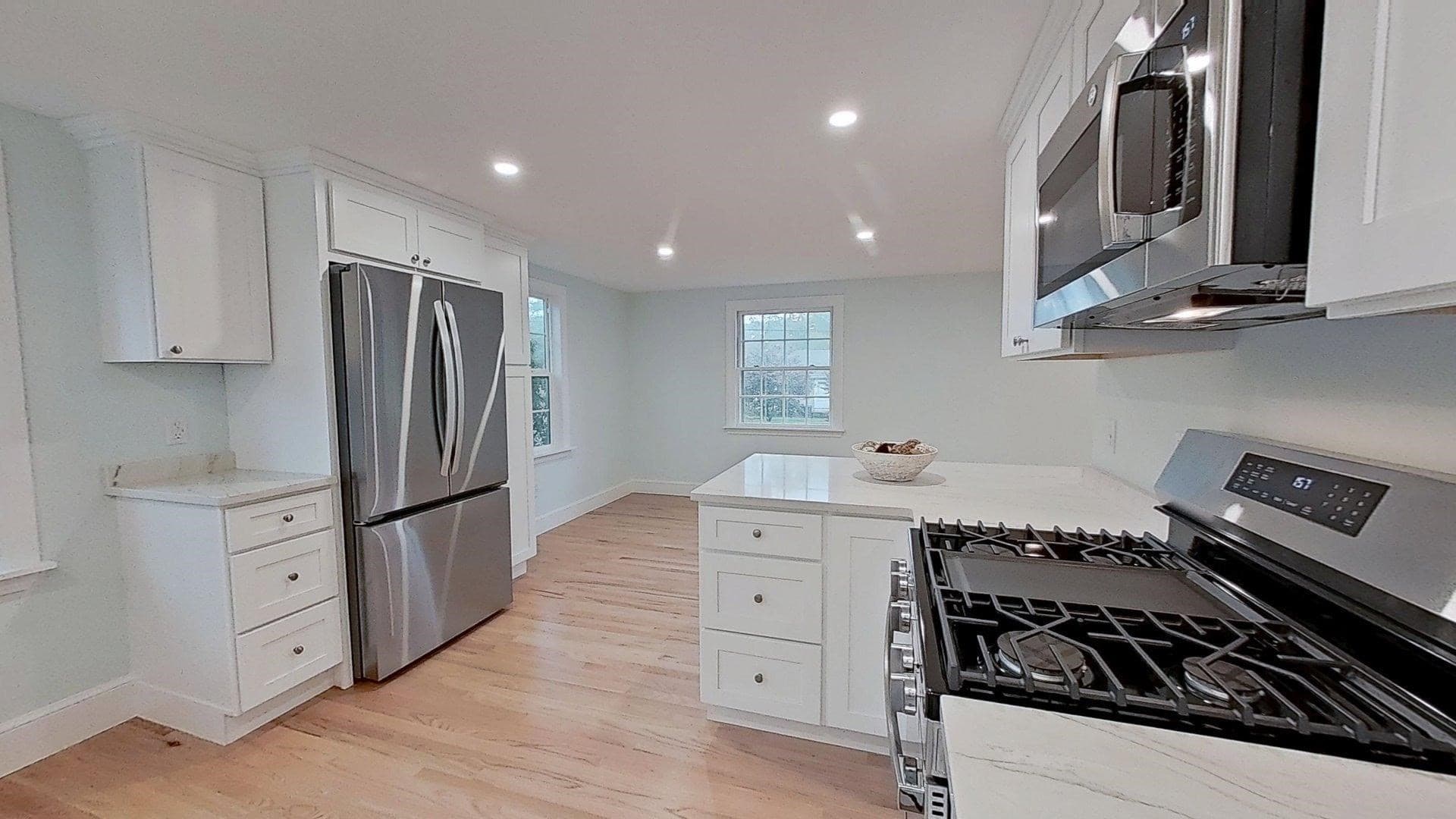 Single Family Residence at 28 Lakefield Rd, Yarmouth MA 02664, photo 10 of 30